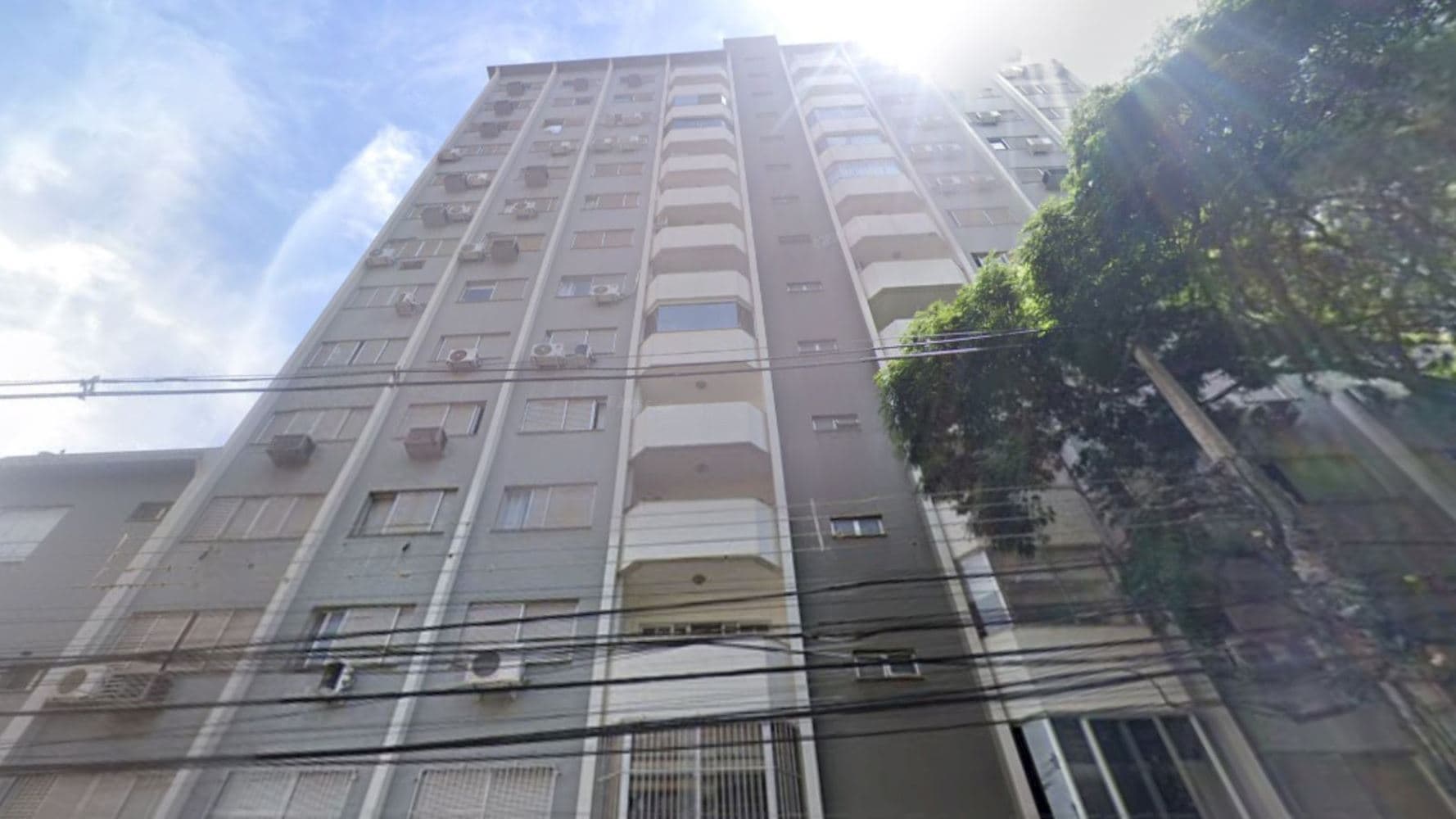 Foto 2 de 4: Apartamento em leilão em Maringá - PR, bairro Centro — Apartamento no "Edifício Da Lavoura" - Centro - Maringá/PR