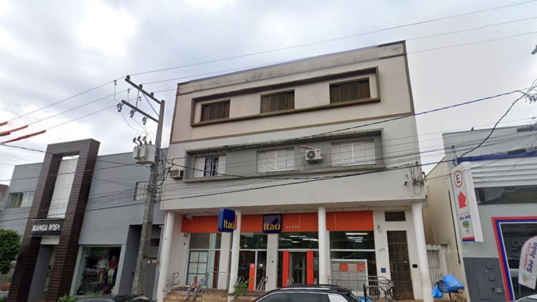 Foto 2 de 4: Comercial em leilão em Cruzeiro Do Oeste - PR, bairro Centro — Loja Comercial no Centro - Cruzeiro Do Oeste/PR