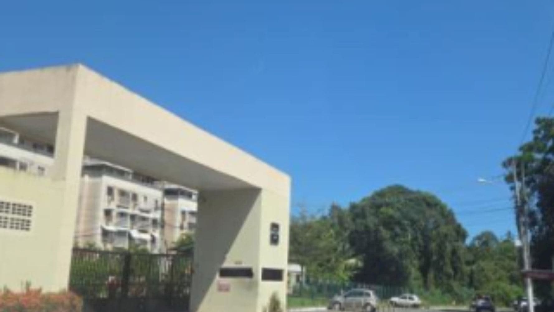 Foto 4 de 5: Apartamento em leilão em Lauro De Freitas - BA, bairro Caji — Apartamento no "Condomínio Residencial Goya Life" - Caji - Lauro de Freitas/BA