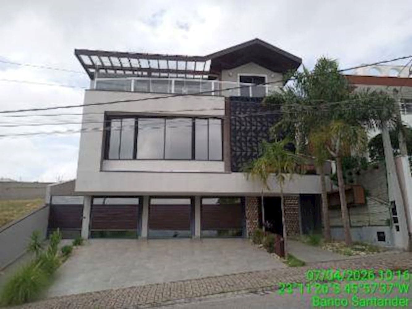 Foto 2 de 20: Casa em leilão em São José Dos Campos - SP, bairro Jaguari — Casa de Condomínio Residencial Jaguary - Jaguari - São José dos Campos/SP