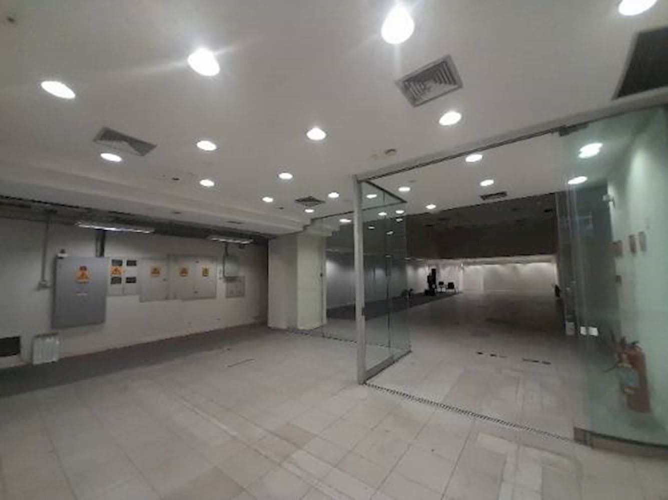 Foto 8 de 22: Comercial em leilão em São Paulo - SP, bairro Bela Vista — Loja Comercial no "Edifício Paramount" - Bela Vista - São Paulo/SP
