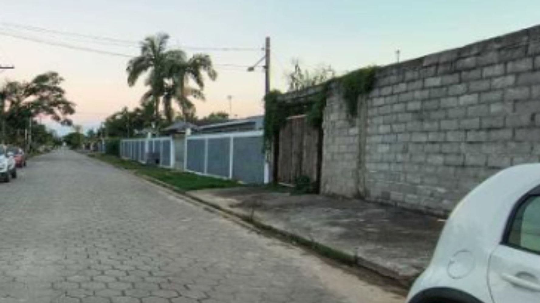 Foto 2 de 4: Casa em leilão em Caraguatatuba - SP, bairro Masaguaçu — Casa no "Condomínio Horizontal Serifios" - Masaguaçu - Caraguatatuba/SP