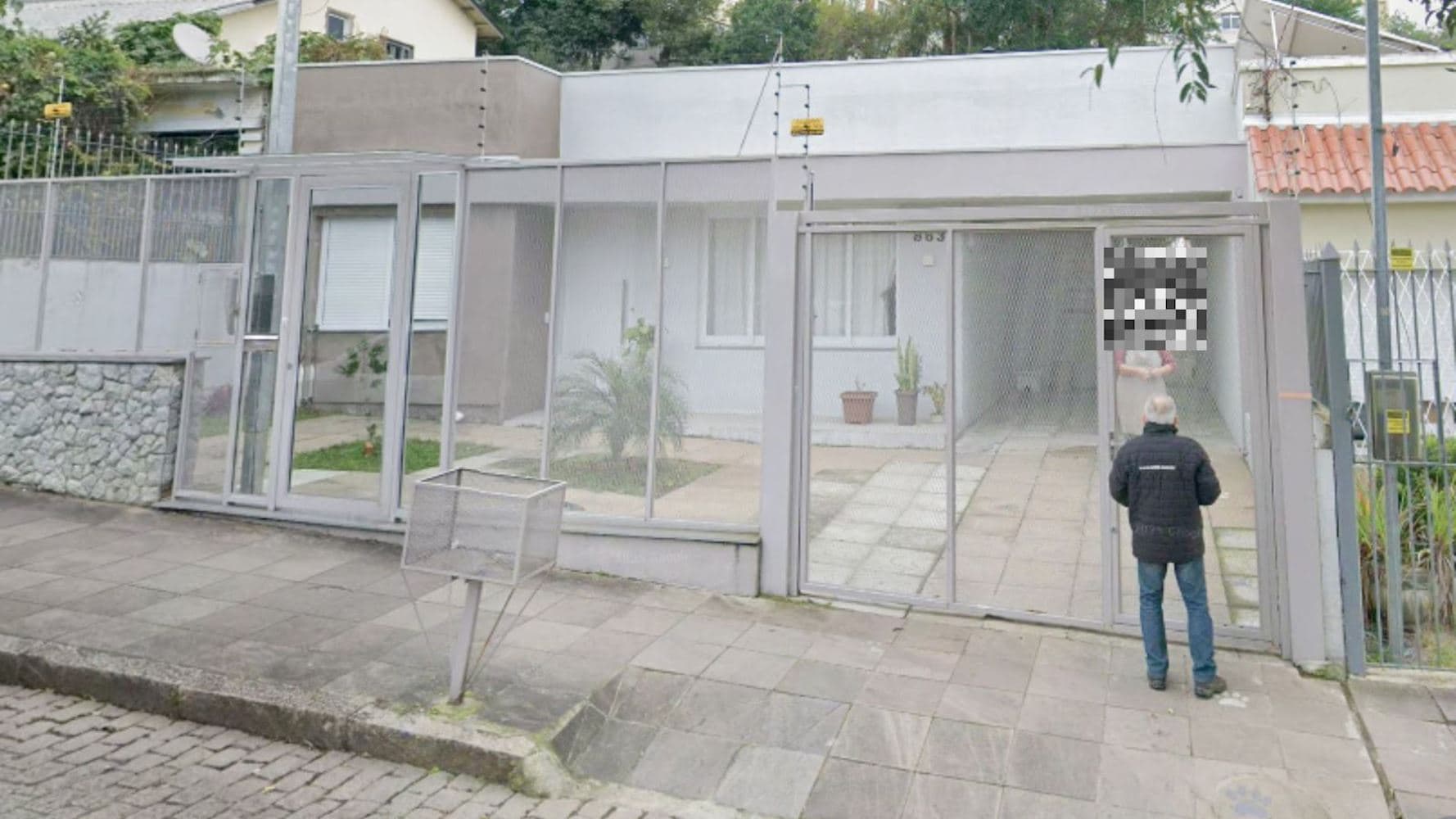 Foto 3 de 5: Casa em leilão em Porto Alegre - RS, bairro Santo Antônio — Casa no Bairro Santo Antônio - Porto Alegre/RS