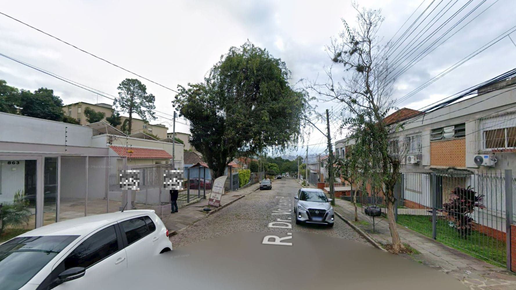 Foto 4 de 5: Casa em leilão em Porto Alegre - RS, bairro Santo Antônio — Casa no Bairro Santo Antônio - Porto Alegre/RS