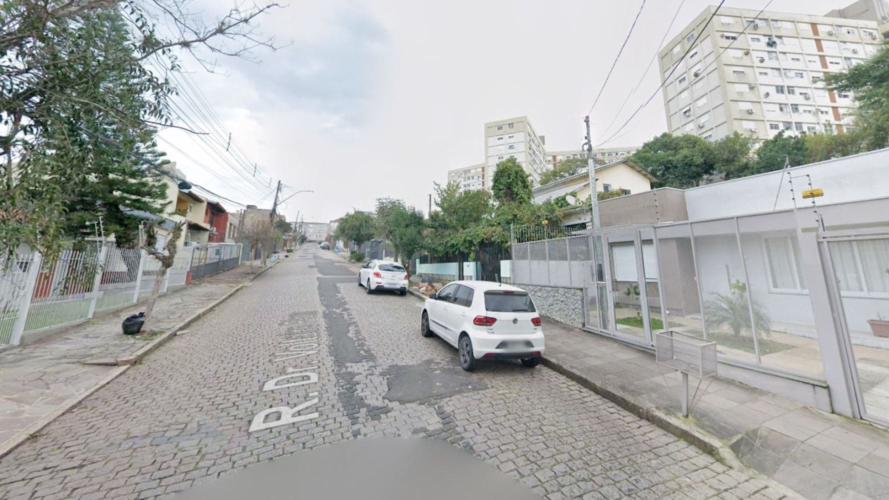 Foto 5 de 5: Casa em leilão em Porto Alegre - RS, bairro Santo Antônio — Casa no Bairro Santo Antônio - Porto Alegre/RS