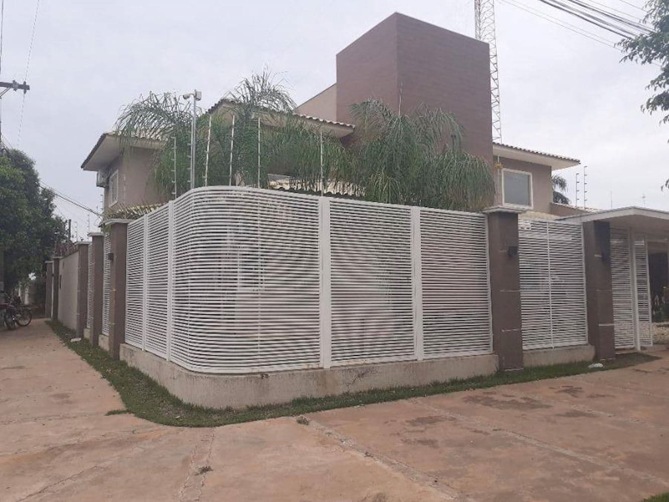 Foto 1 de 14: Casa em leilão em Aquidauana - MS, bairro Vila Cidade Nova — Casa na Vila Cidade Nova - Aquidauana/MS