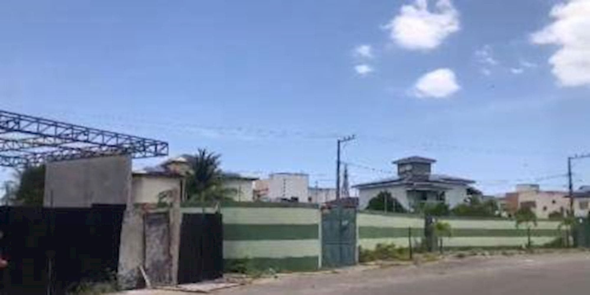 Foto 3 de 4: Casa em leilão em Camaçari - BA, bairro Centro — Casa no Centro de Camaçari/BA