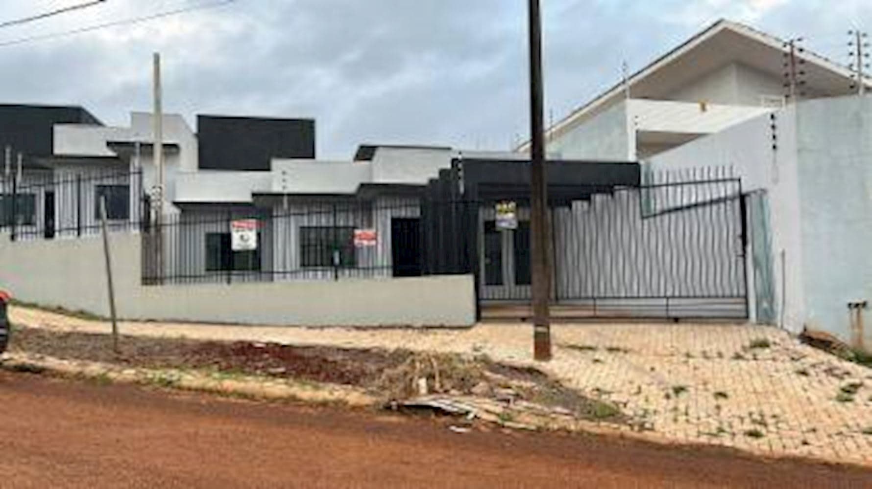 Foto 1 de 17: Casa em leilão em Cascavel - PR, bairro Interlagos — Casa em Interlagos - Cascavel/PR