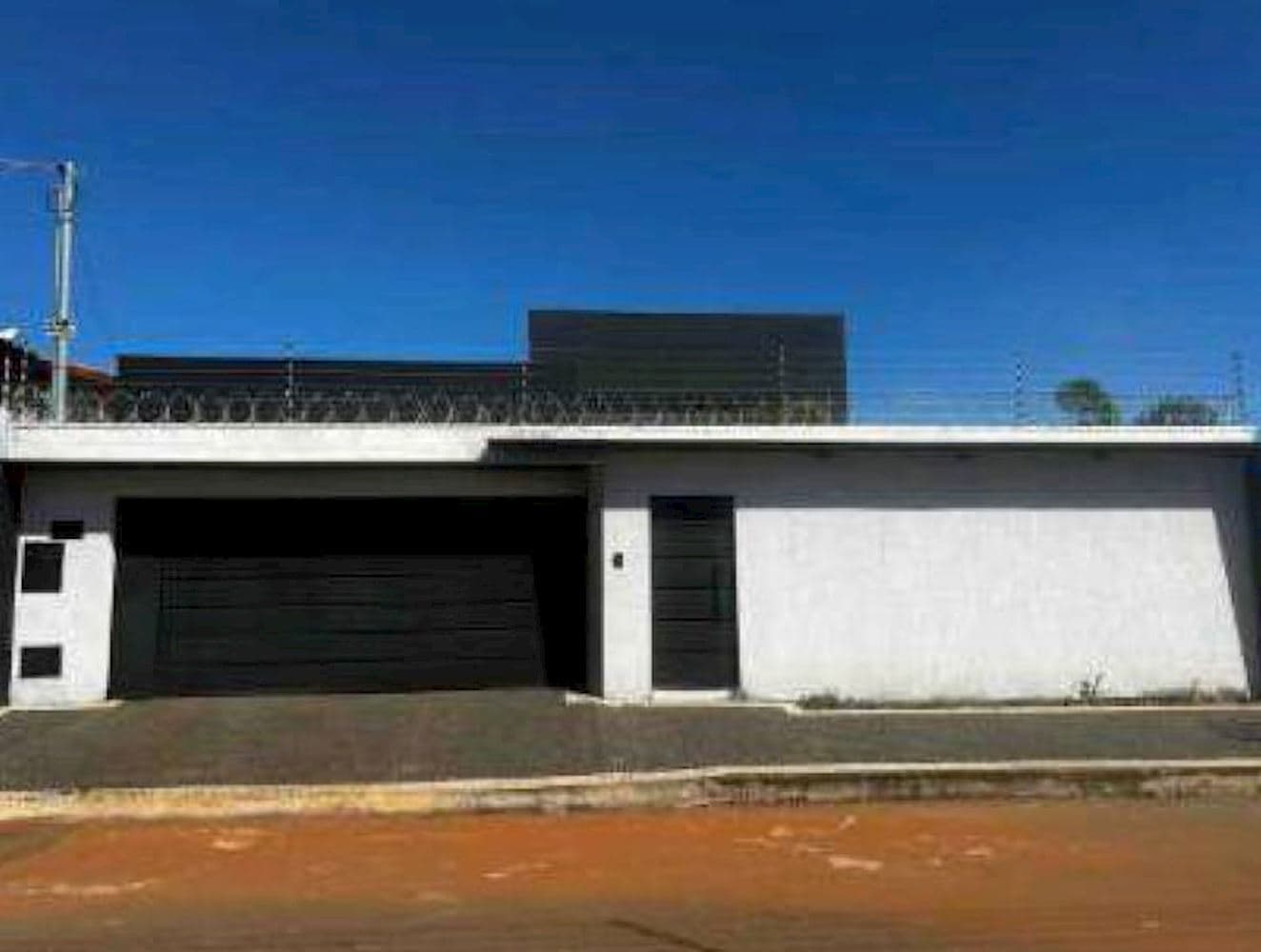 Foto 1 de 17: Casa em leilão em Anápolis - GO, bairro Anápolis City — Casa em Anápolis City - Anápolis/GO
