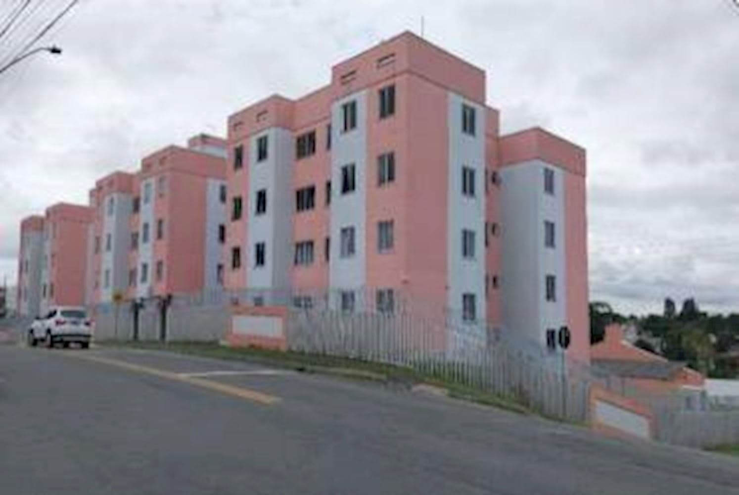 Foto 1 de 14: Apartamento em leilão em Curitiba - PR, bairro Pinheirinho — Apartamento, Padrão, 1 vaga(s) de garagem