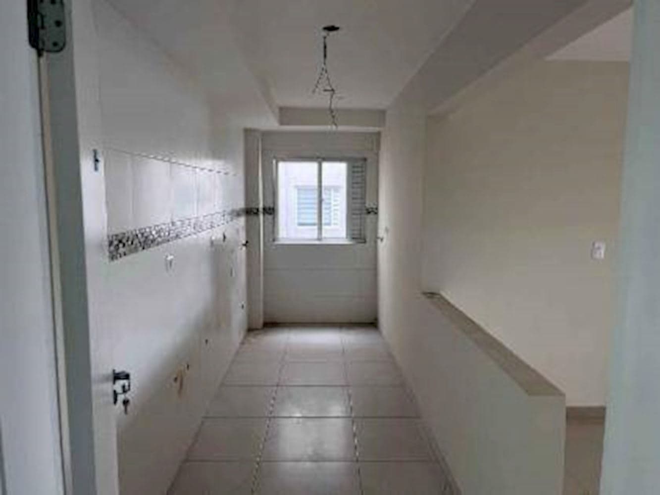 Foto 8 de 14: Apartamento em leilão em Curitiba - PR, bairro Pinheirinho — Apartamento, Padrão, 1 vaga(s) de garagem