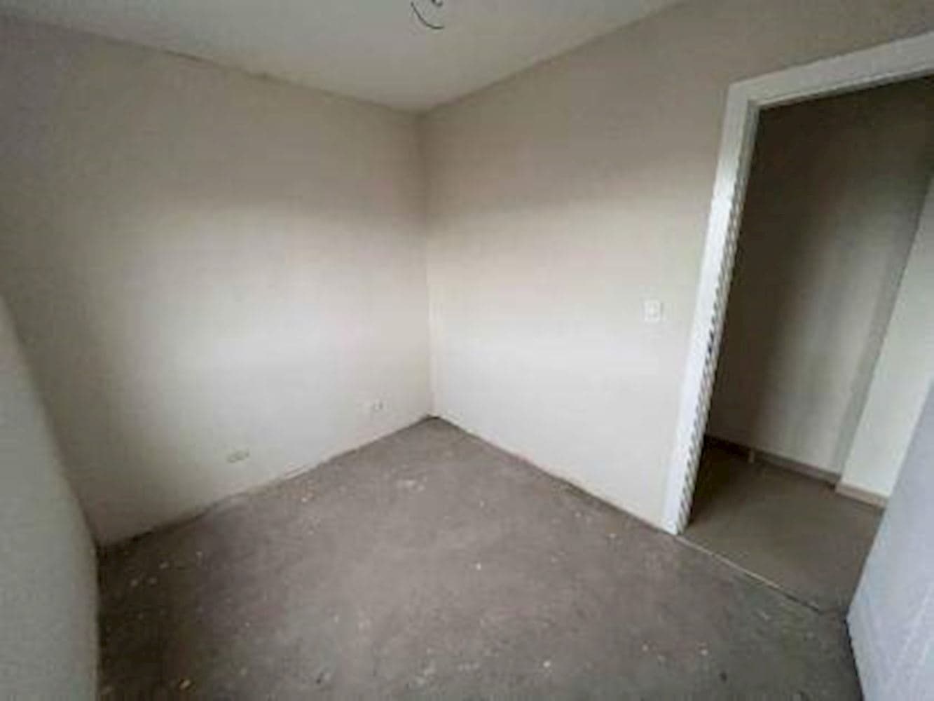 Foto 10 de 14: Apartamento em leilão em Curitiba - PR, bairro Pinheirinho — Apartamento, Padrão, 1 vaga(s) de garagem
