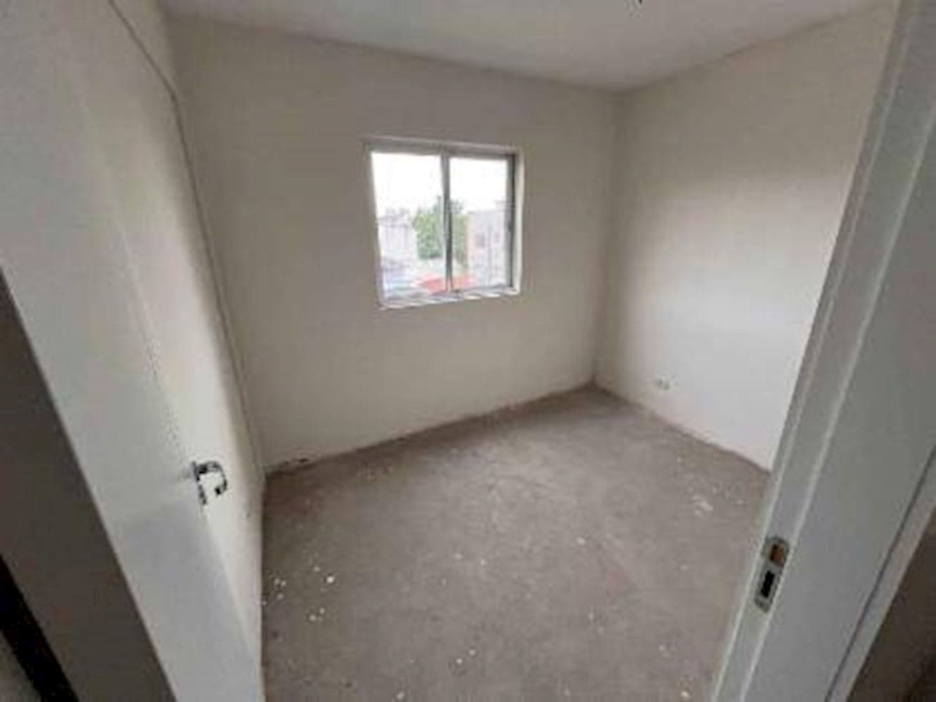 Foto 11 de 14: Apartamento em leilão em Curitiba - PR, bairro Pinheirinho — Apartamento, Padrão, 1 vaga(s) de garagem