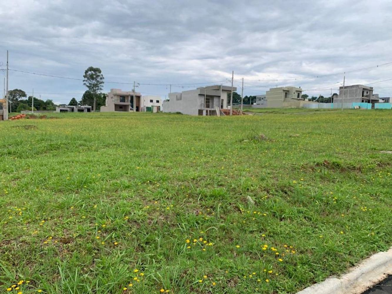 Foto 2 de 4: Terreno em leilão em Ponta Grossa - PR, bairro Colônia Dona Luíza — Terreno em Condomínio em Colônia Dona Luíza - Ponta Grossa/PR