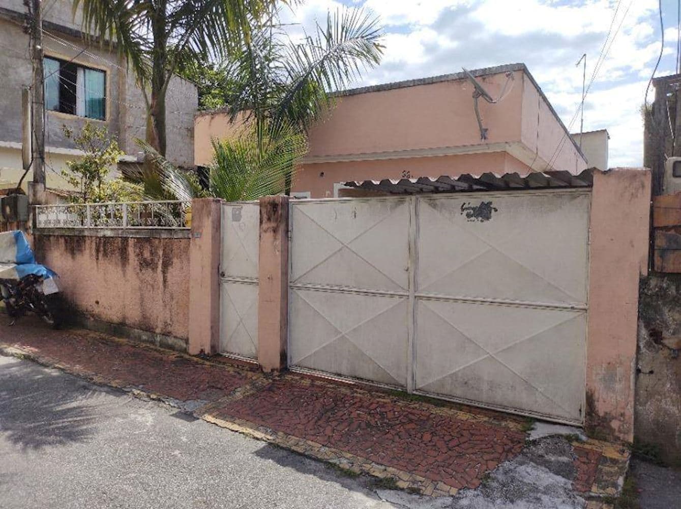 Foto 1 de 7: Casa em leilão em São Gonçalo - RJ, bairro Rocha — Casa em Rocha - São Gonçalo/RJ