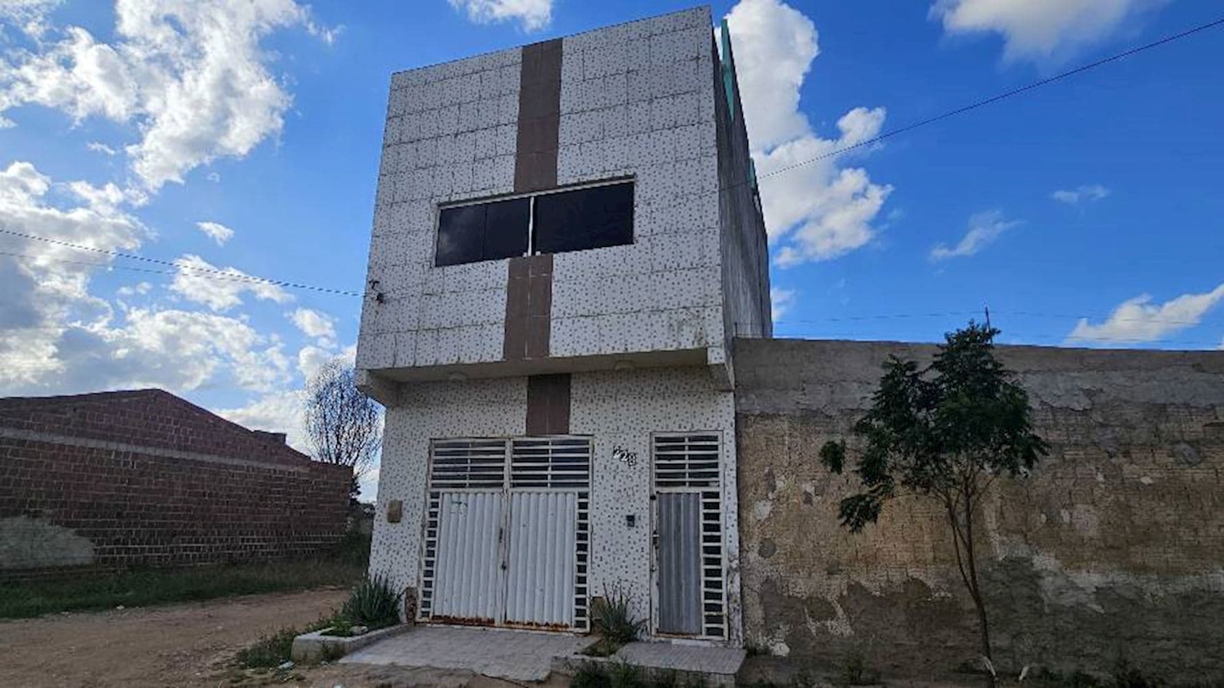 Foto 2 de 3: Casa em leilão em Santa Cruz Do Capibaribe - PE, bairro Dona Dom — Casa no Dona Dom - Santa Cruz Do Capibaribe/PE