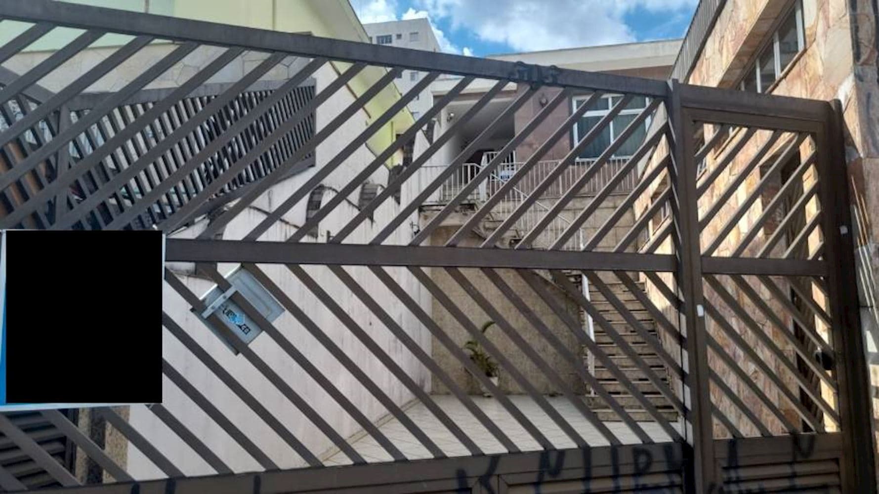 Foto 2 de 3: Casa em leilão em São Paulo - SP, bairro Vila Gustavo — Casa na Vila Gustavo - São Paulo/SP