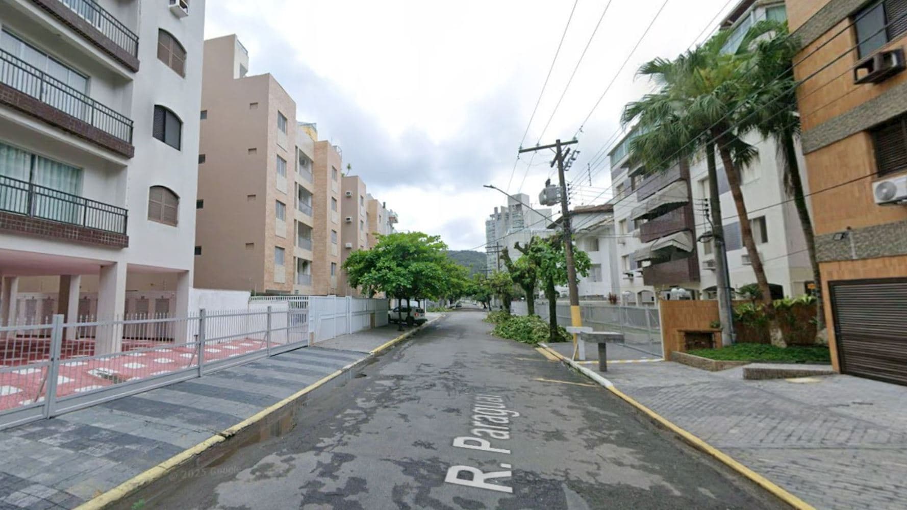 Foto 4 de 5: Apartamento em leilão em Guarujá - SP, bairro Jardim Santa Izabel — Apartamento Duplex no “Cond. Ed. Costa do Marfim” – Jardim Santa Izabel – Guarujá/SP