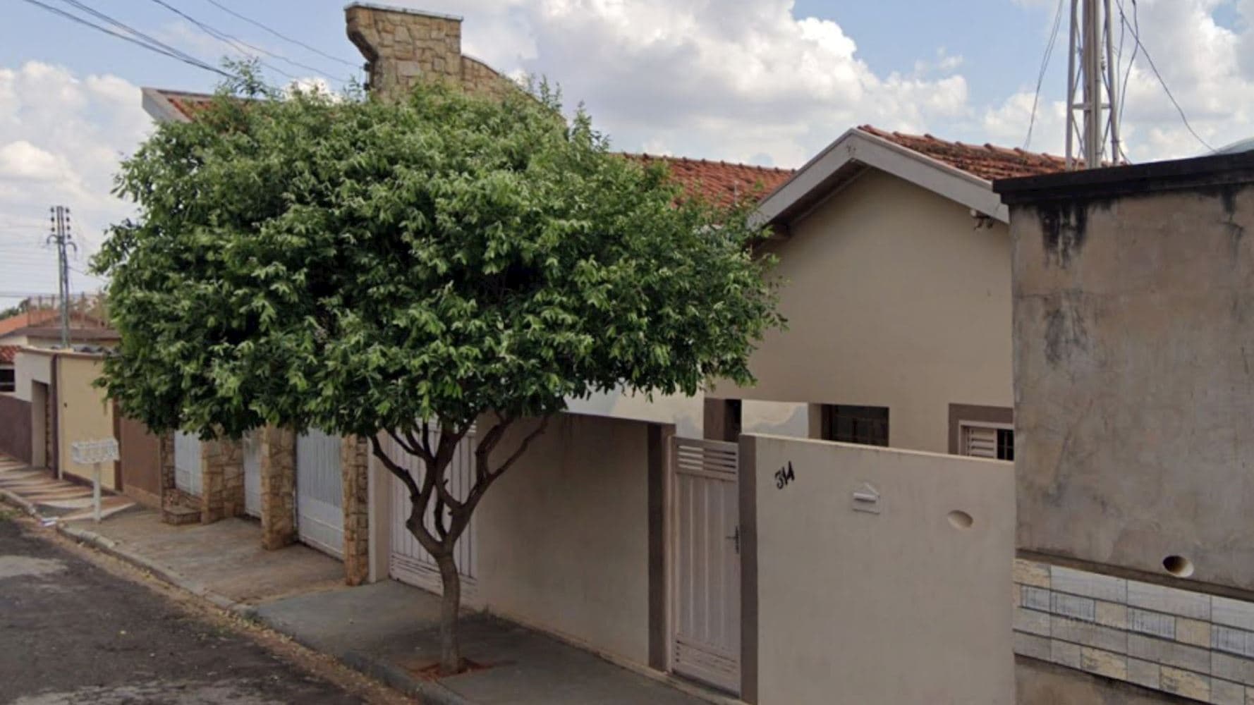 Foto 2 de 4: Casa em leilão em Tupã - SP, bairro Vila das Indústrias — Casa na Vila das Indústrias - Tupã/SP