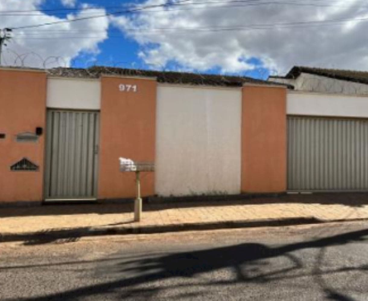 Foto 3 de 5: Casa em leilão em Uberlândia - MG, bairro Cidade Jardim — Casa em Cidade Jardim em Uberlândia/MG