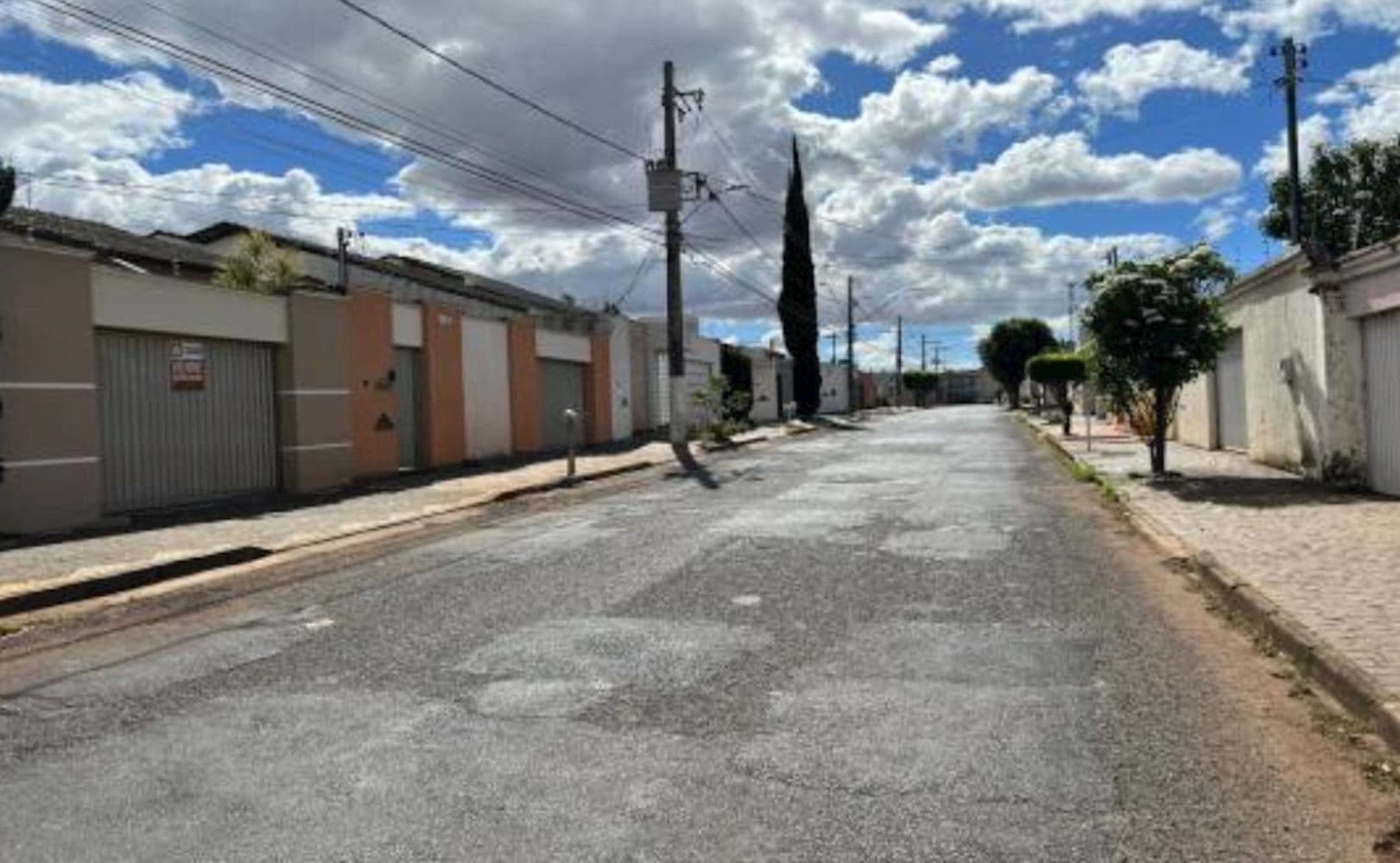 Foto 4 de 5: Casa em leilão em Uberlândia - MG, bairro Cidade Jardim — Casa em Cidade Jardim em Uberlândia/MG