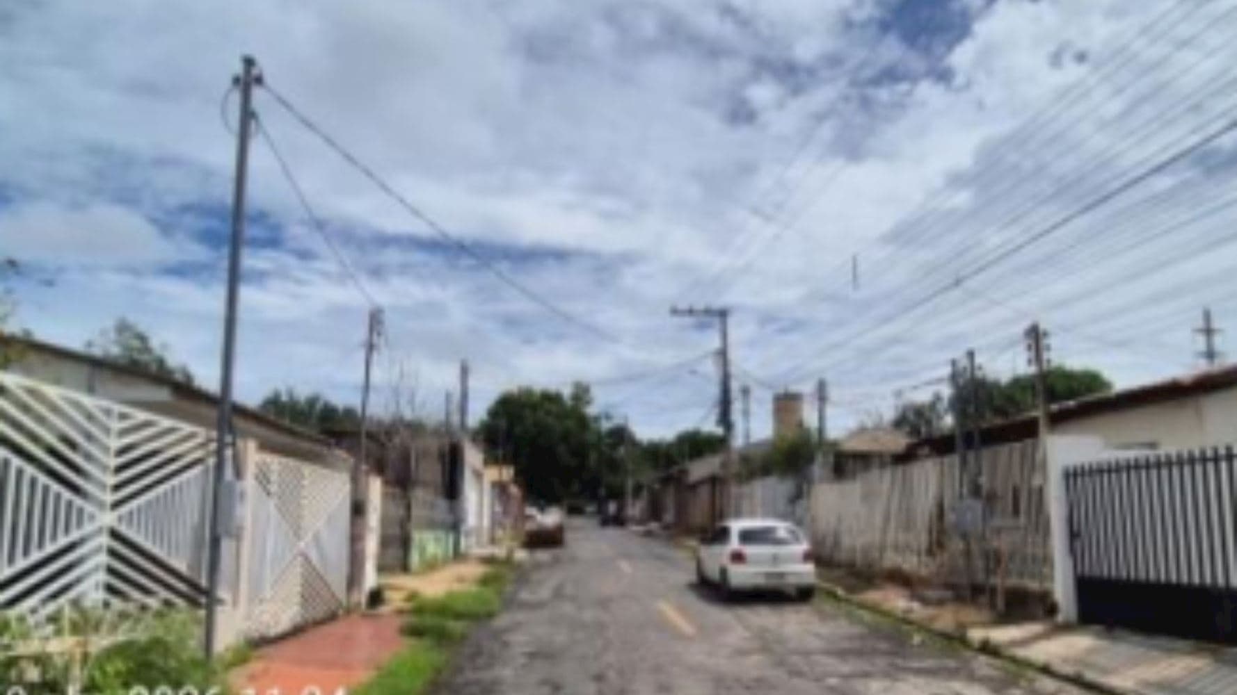 Foto 3 de 4: Casa em leilão em Cuiabá - MT, bairro Jardim Uinversitário — Casa no Jardim Uinversitário - Cuiabá/MT