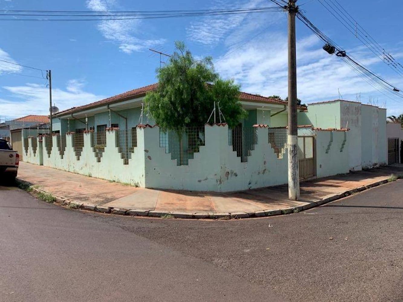 Foto 1 de 15: Casa em leilão em Jardinópolis - SP, bairro Jardim Niagara — Casa no Jardim Niagara em Jardinópolis/SP