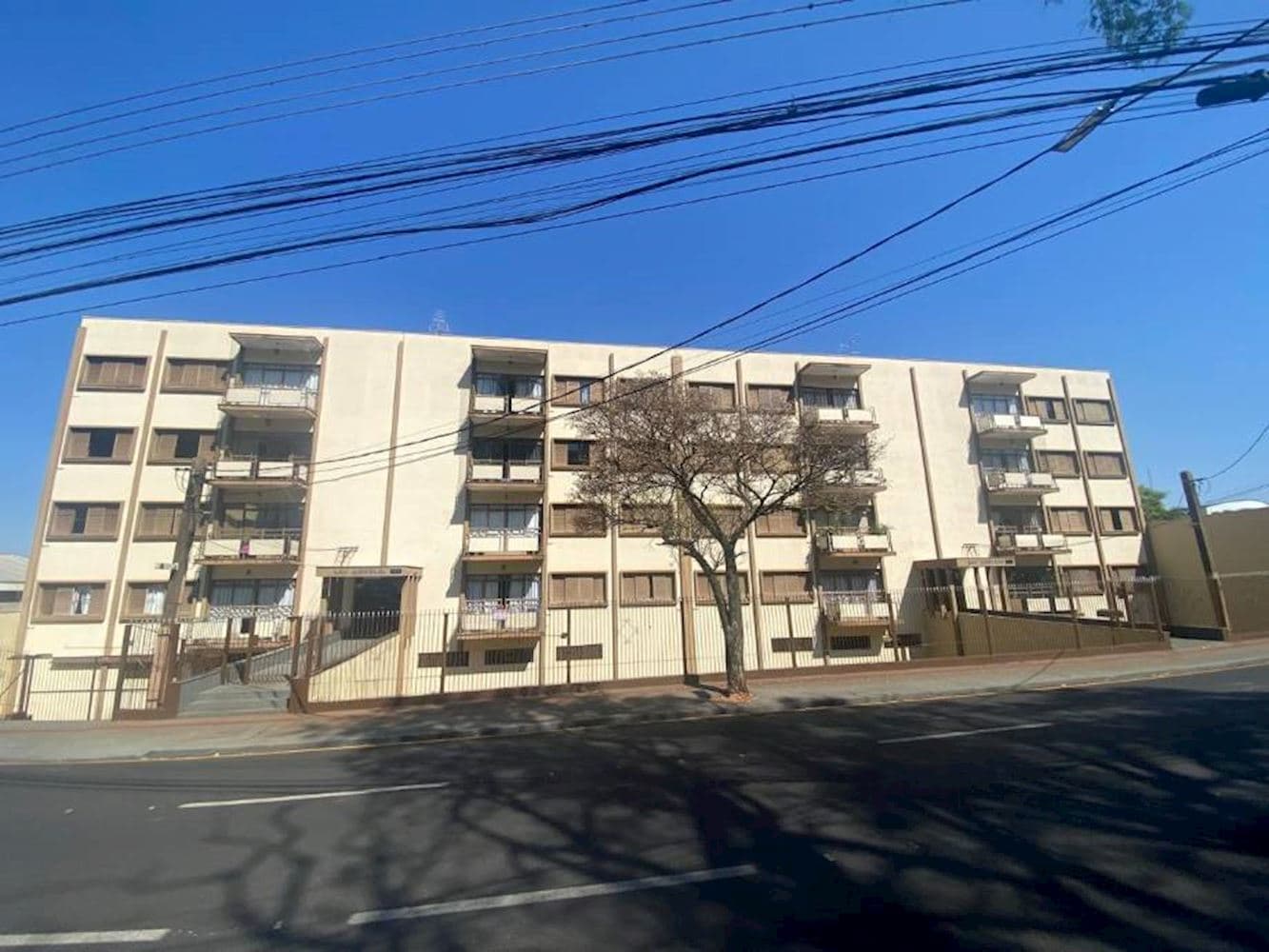 Foto 1 de 11: Apartamento em leilão em Londrina - PR, bairro Vila Ipiranga — Apartamento na Vila Ipiranga - Londrina/PR