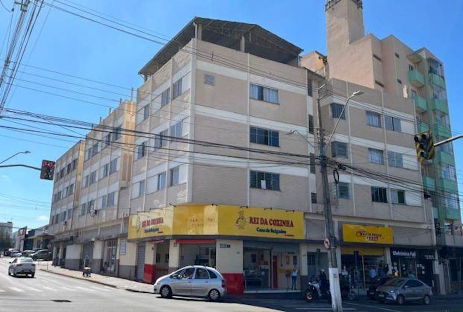 Foto 1 de 5: Apartamento em leilão em Londrina - PR, bairro Centro — Apartamento no "Edifício Marumby" - Centro - Londrina/PR