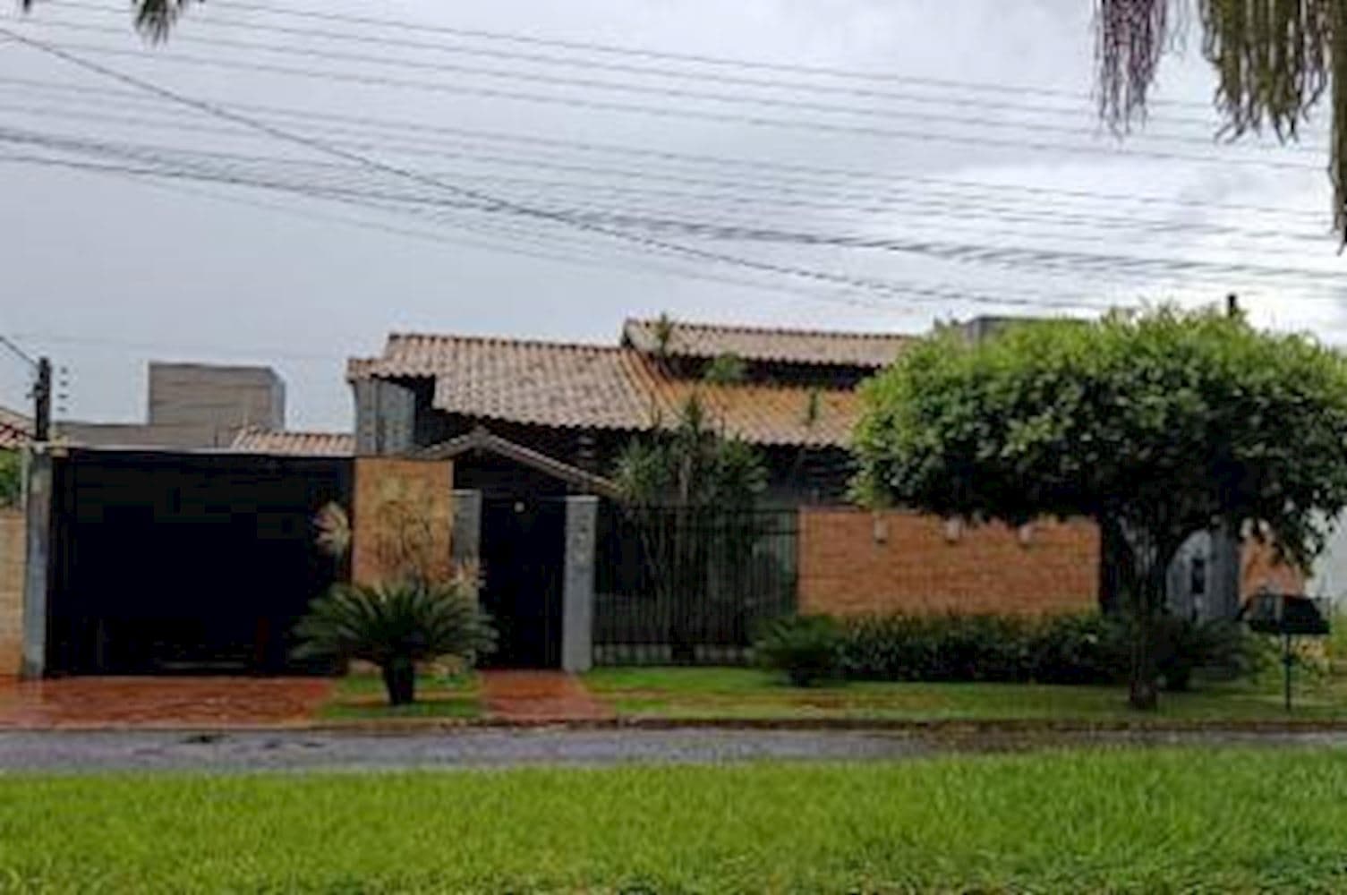 Foto 1 de 3: Casa em leilão em Naviraí - MS, bairro Centro — Casa no Centro - Naviraí/MS