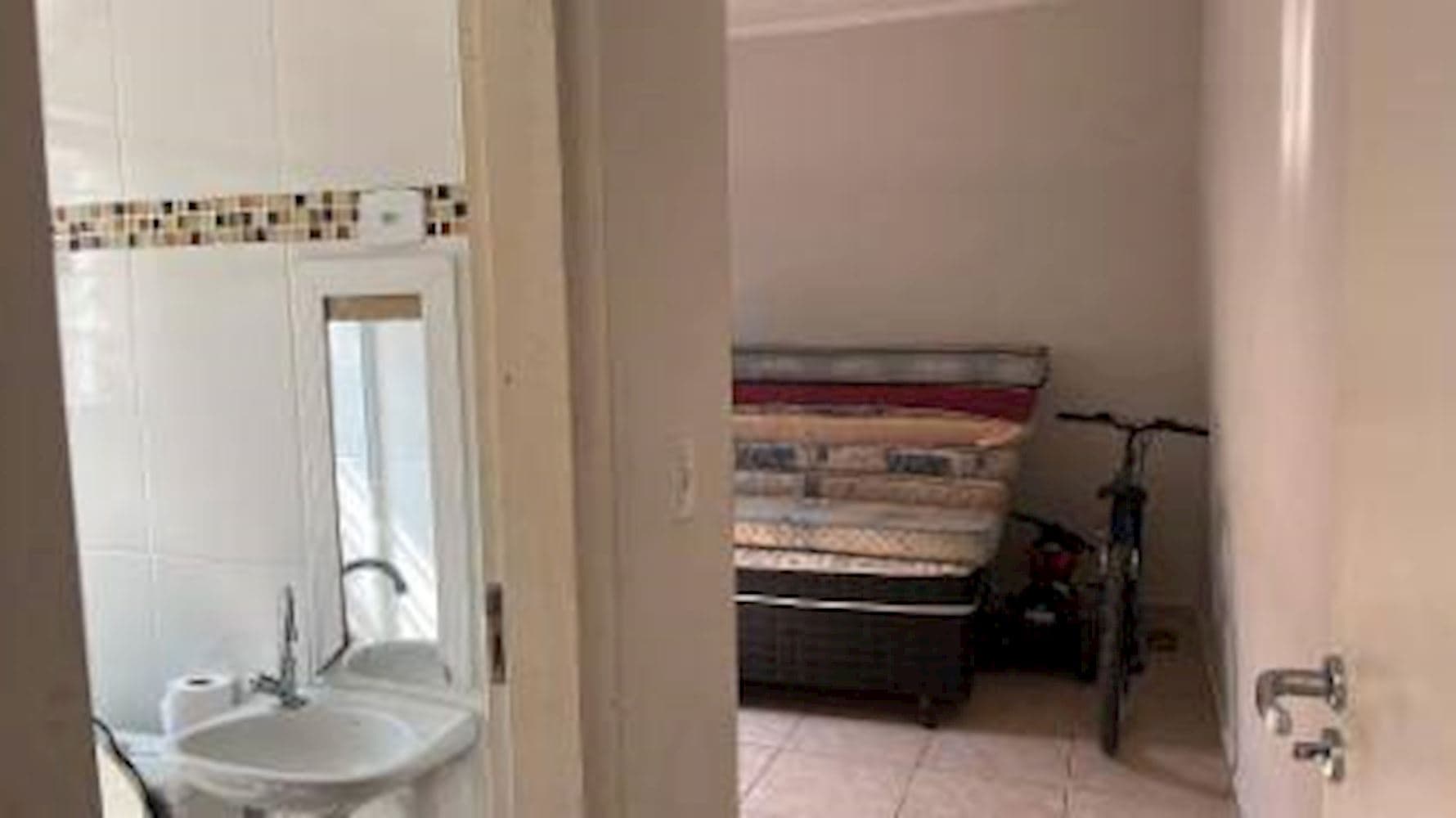 Foto 9 de 12: Casa em leilão em Mongaguá - SP, bairro Vila Atlântica — Casa na Vila Atlântica - Mongaguá/SP