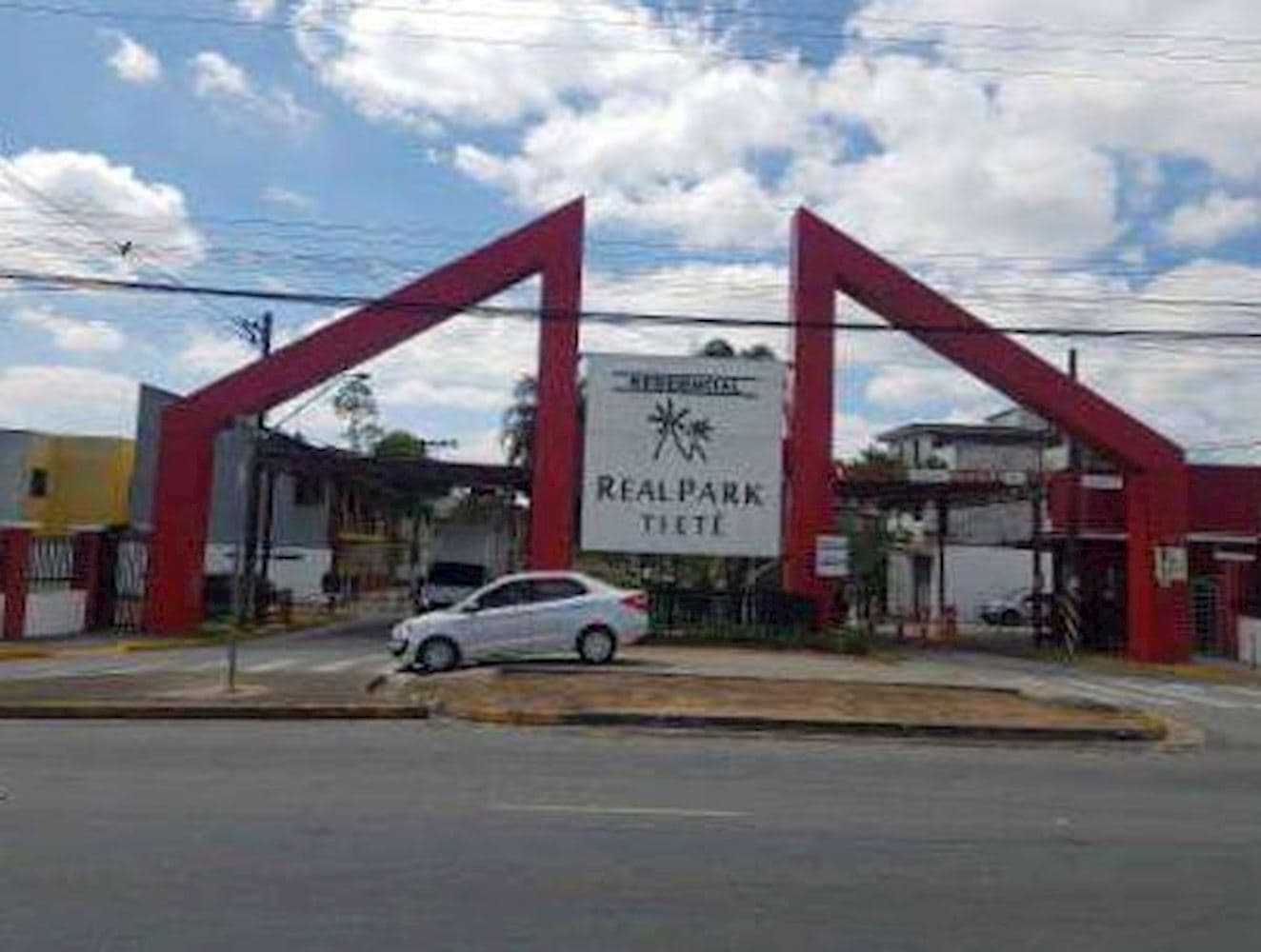 Foto 3 de 3: Casa em leilão em Mogi Das Cruzes - SP, bairro Real Park Tietê Jundiapeba — Casa de Condomínio no Real Park Tietê Jundiapeba em Mogi das Cruzes/SP