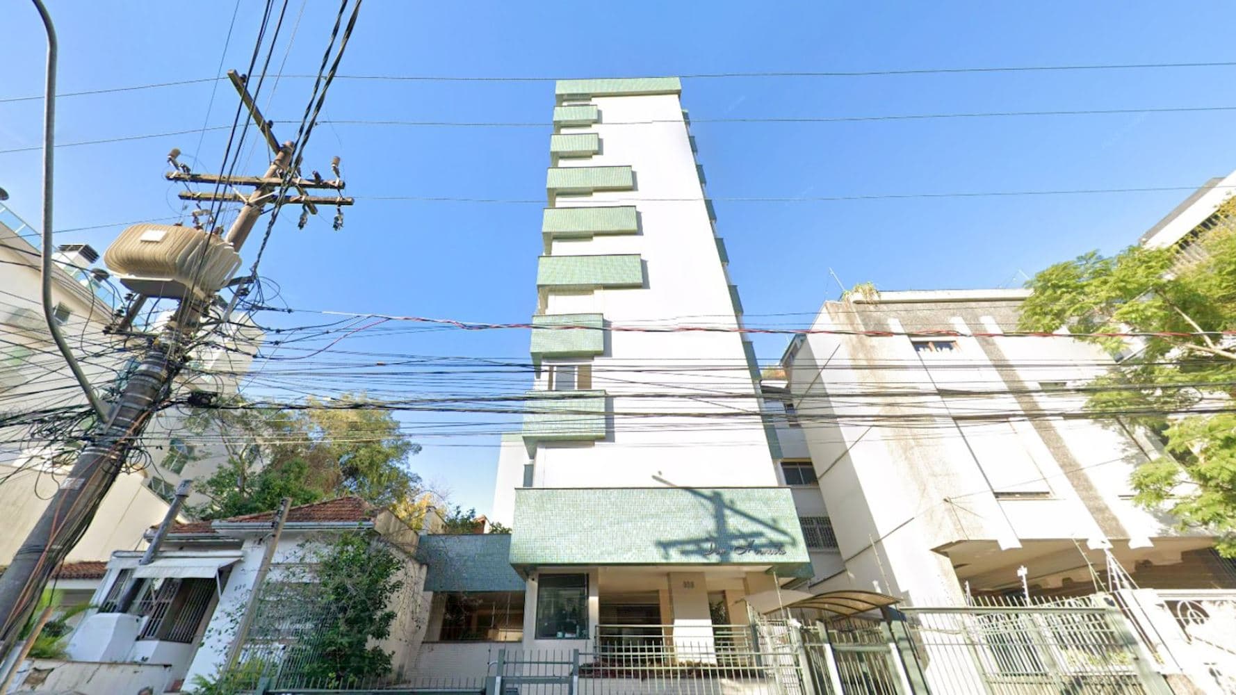 Foto 1 de 5: Apartamento em leilão em Porto Alegre - RS, bairro Mont'serrat — Apartamento no "Edifício Dom Hernesto" - Mont'Serrat - Porto Alegre/RS
