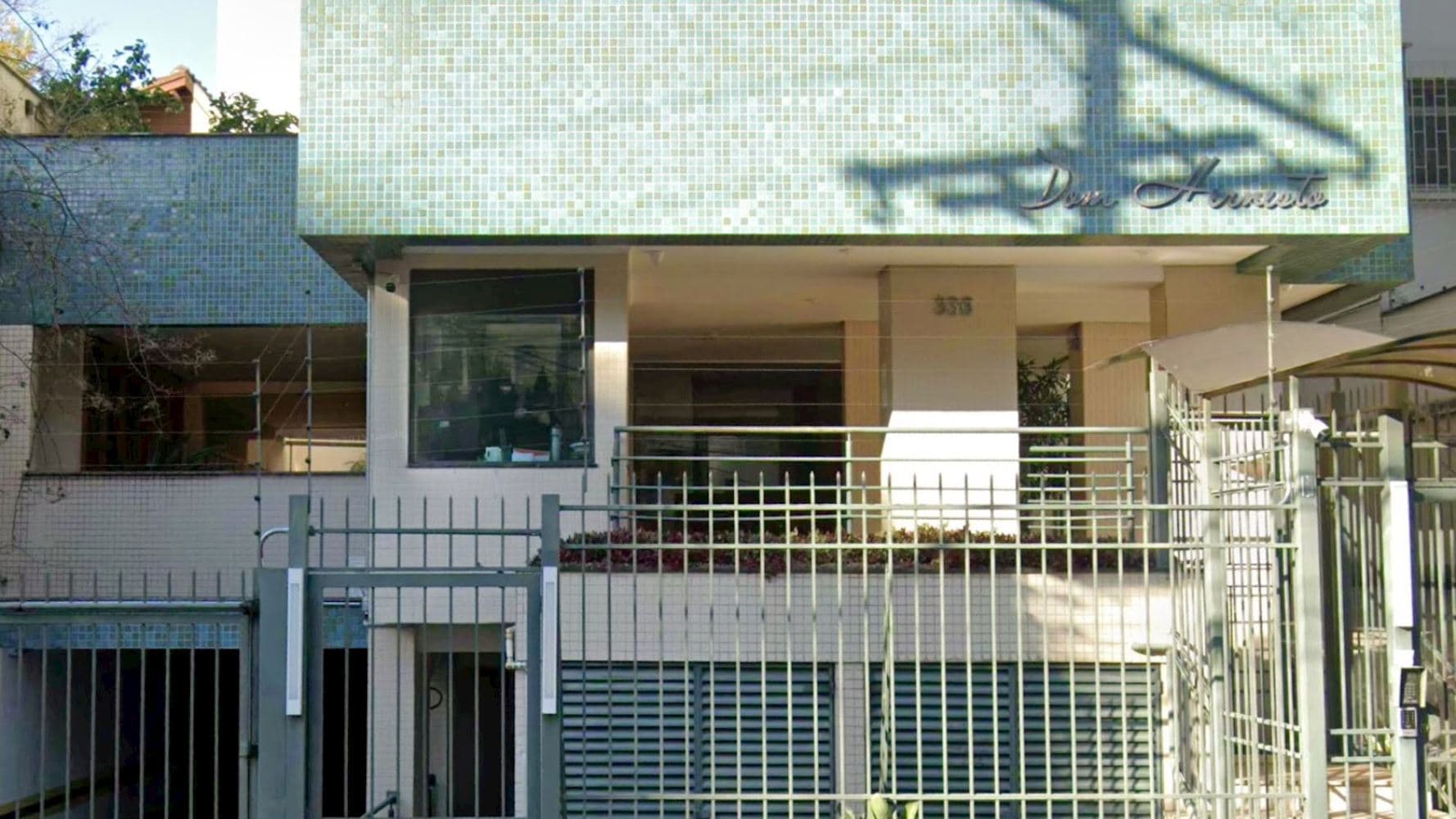 Foto 2 de 5: Apartamento em leilão em Porto Alegre - RS, bairro Mont'serrat — Apartamento no "Edifício Dom Hernesto" - Mont'Serrat - Porto Alegre/RS