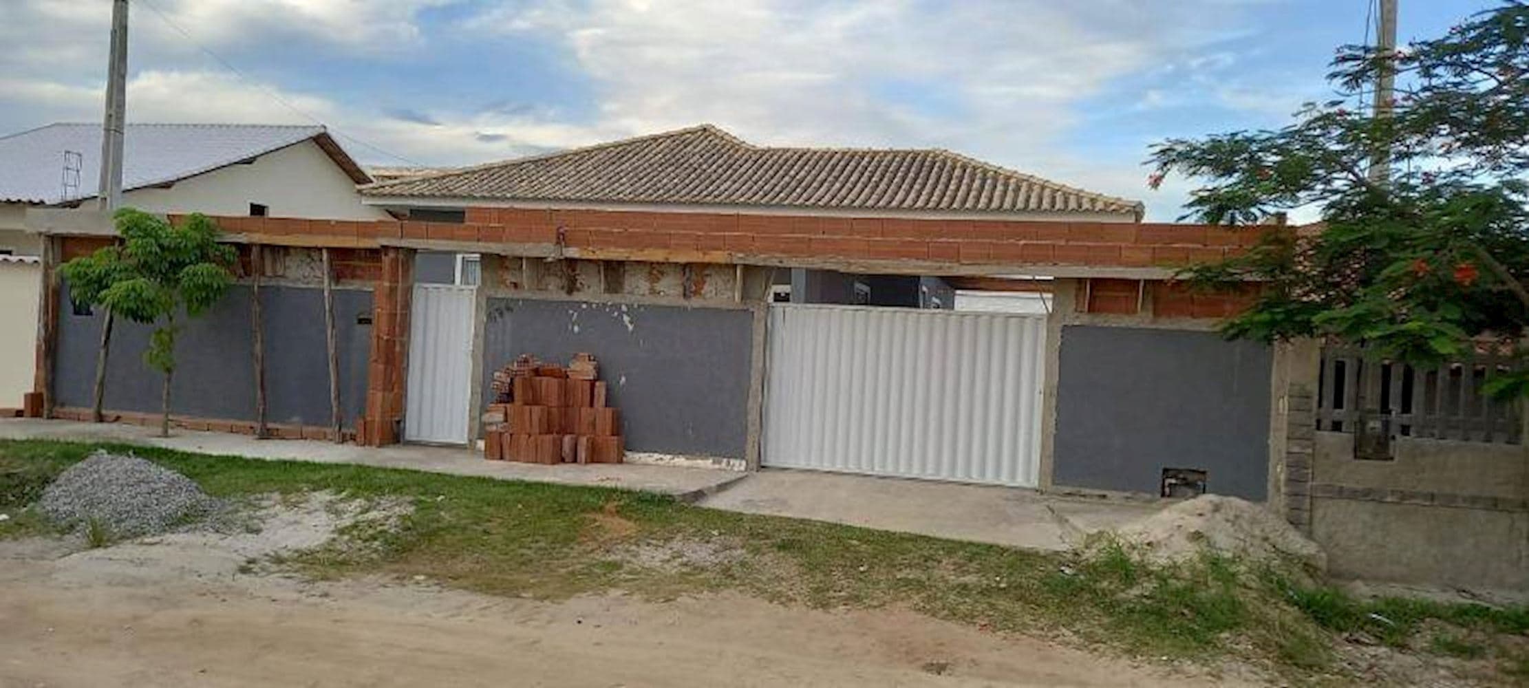Foto 1 de 9: Casa em leilão em Iguaba Grande - RJ, bairro Jardim Solares — Casa no Jd. Solares - Iguaba Grande/RJ