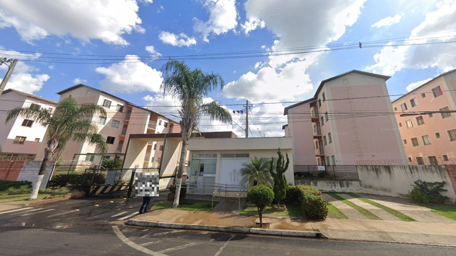 Foto 2 de 5: Apartamento em leilão em Uberlândia - MG, bairro Mansour — Apartamento no "Condomínio Residencial Buriti" - Mansour - Uberlândia/MG
