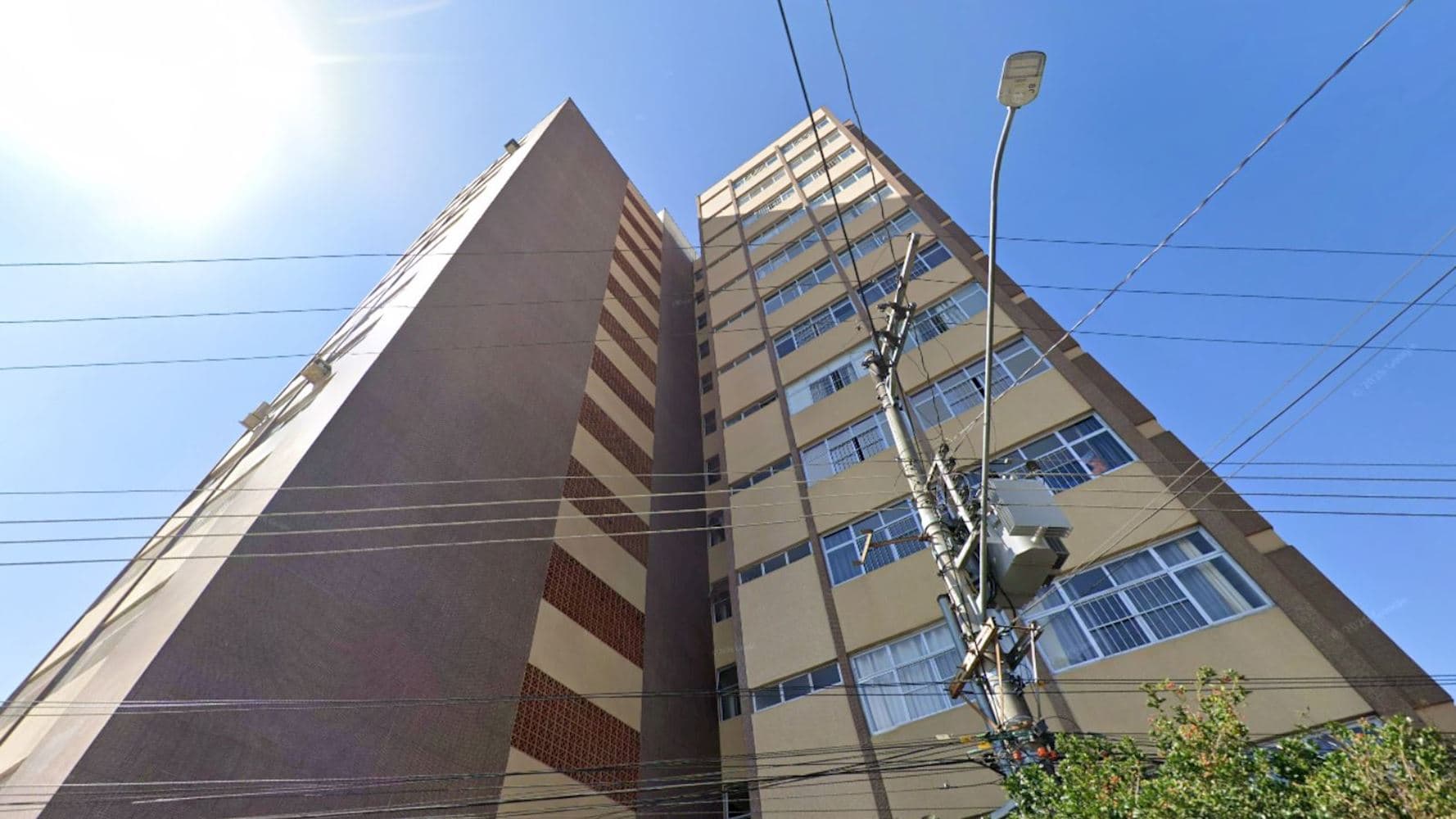 Foto 1 de 3: Apartamento em leilão em São José Dos Campos - SP, bairro Jardim Bela Vista — Apartamento no "Edifício Camargo" - Jardim Bela Vista - São José dos Campos/SP
