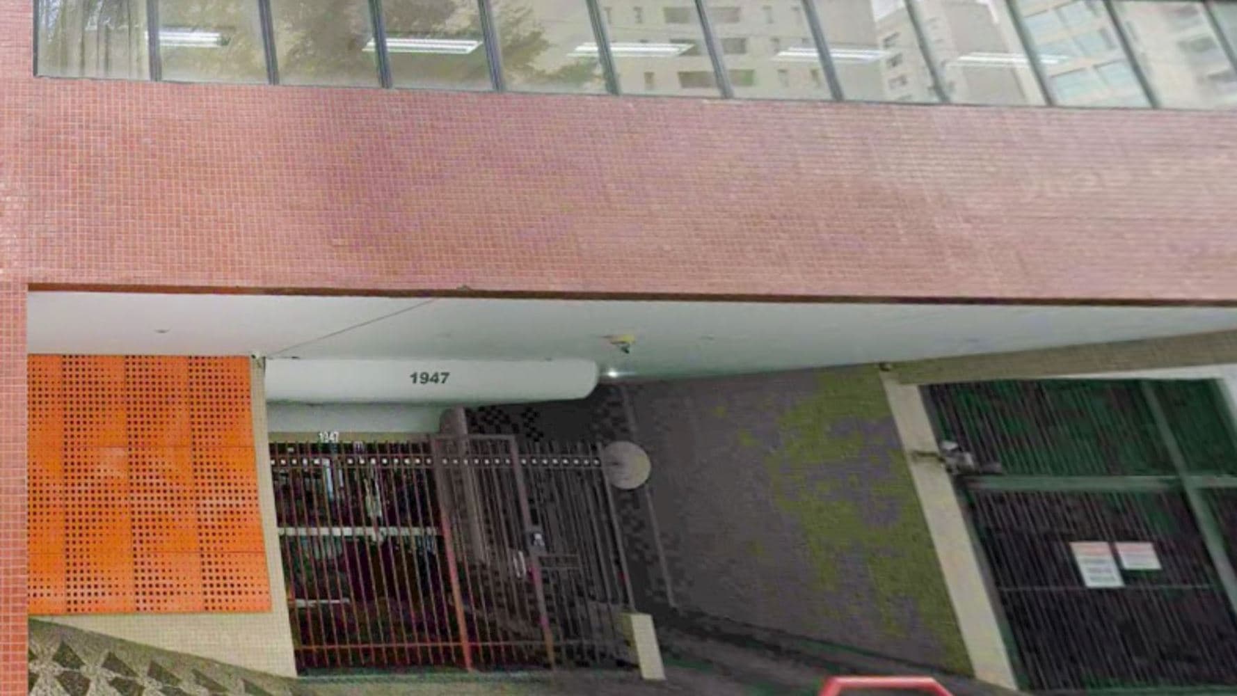 Foto 2 de 4: Comercial em leilão em Curitiba - PR, bairro Champagnat — Loja em Champagnat - Curitiba/PR