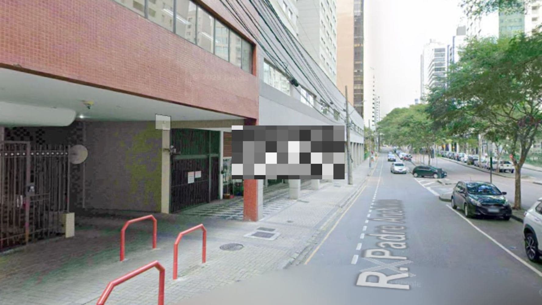 Foto 3 de 4: Comercial em leilão em Curitiba - PR, bairro Champagnat — Loja em Champagnat - Curitiba/PR