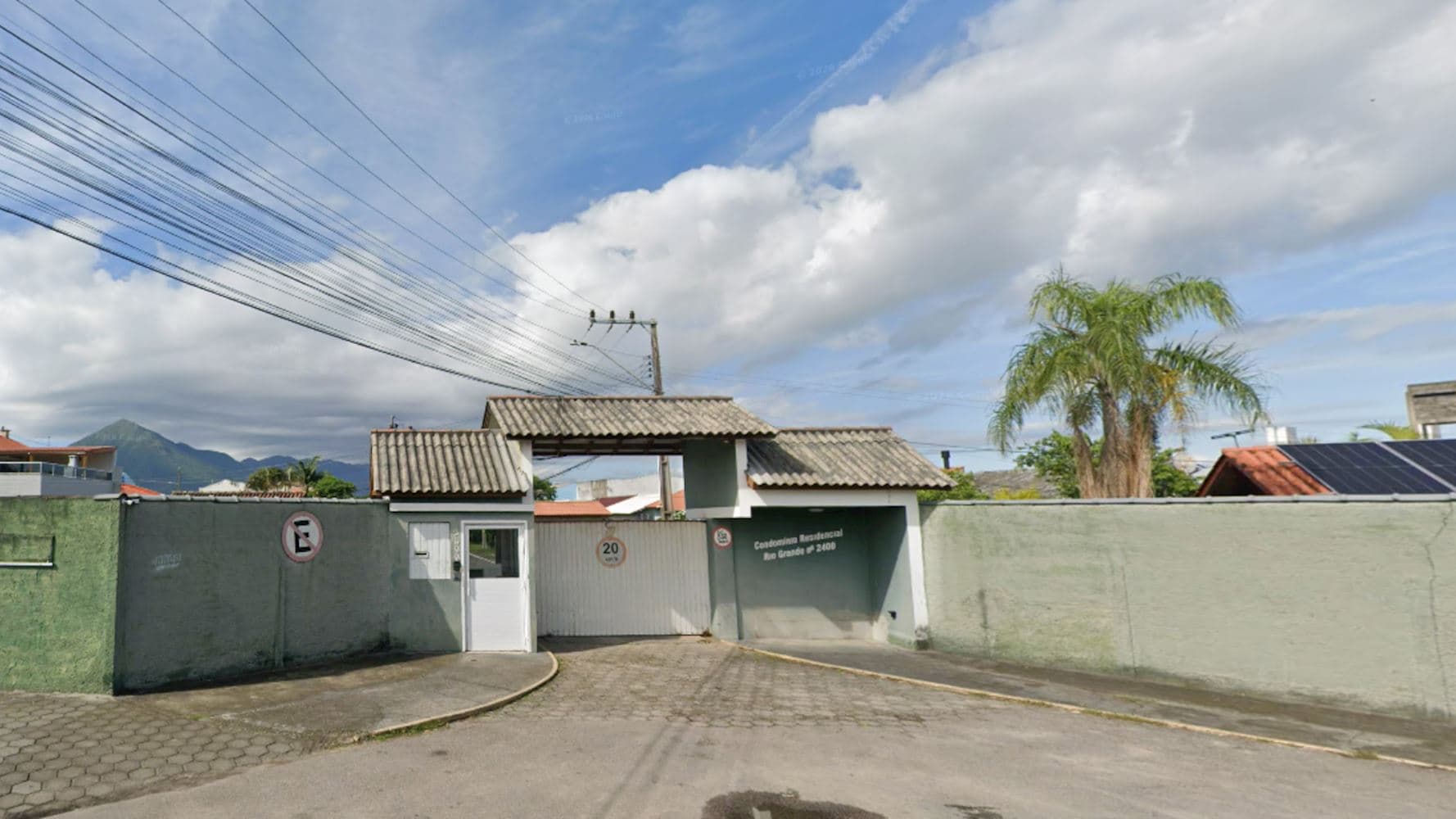 Foto 1 de 4: Casa em leilão em Palhoça - SC, bairro Rio Grande — Casa no "Condomínio Resisidencial Rio Grande" - Rio Grande - Palhoça/SC