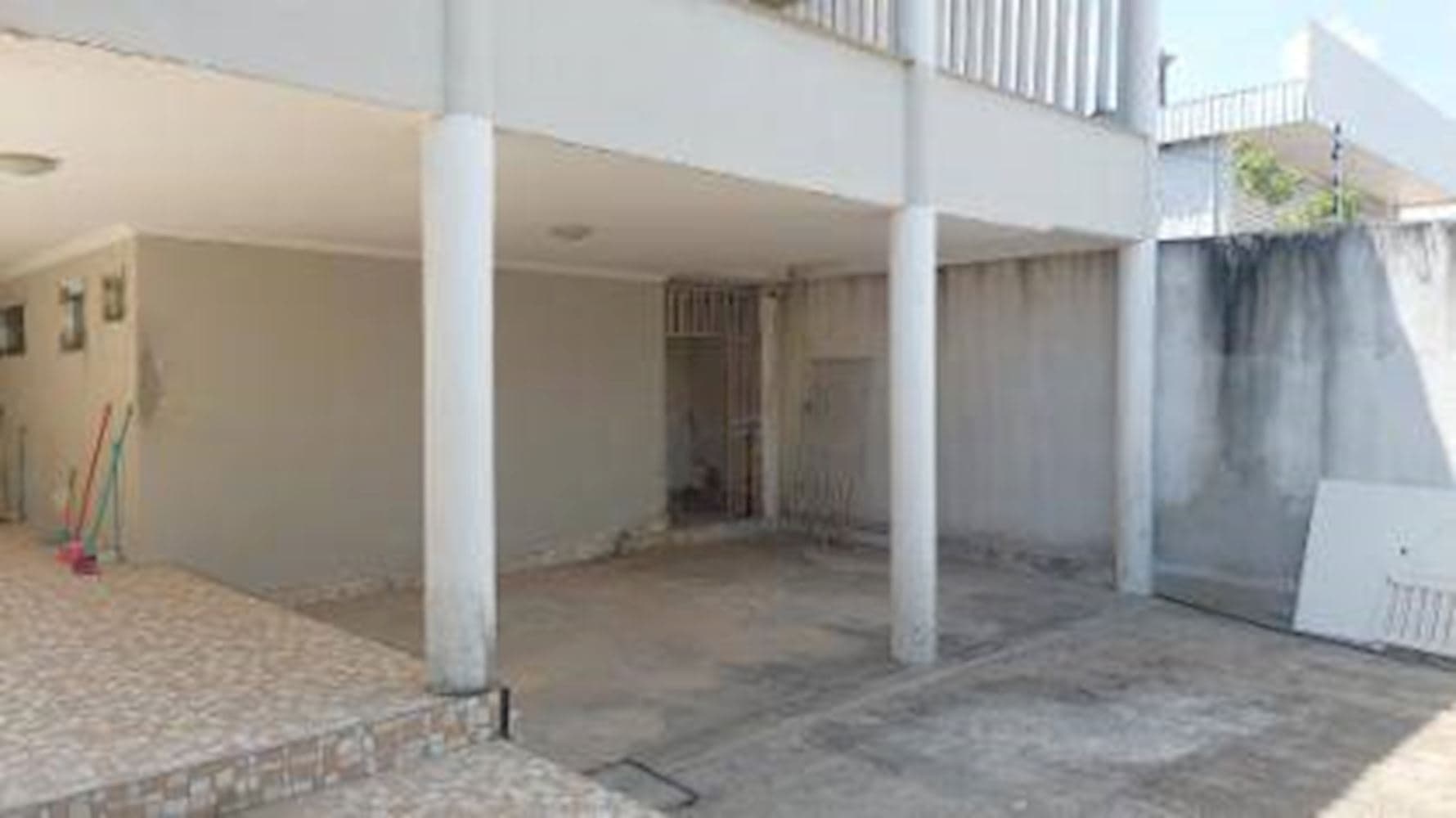 Foto 14 de 20: Casa em leilão em Fortaleza - CE, bairro Lagoa Redonda — Casa em  Lagoa Redonda - Fortaleza/CE