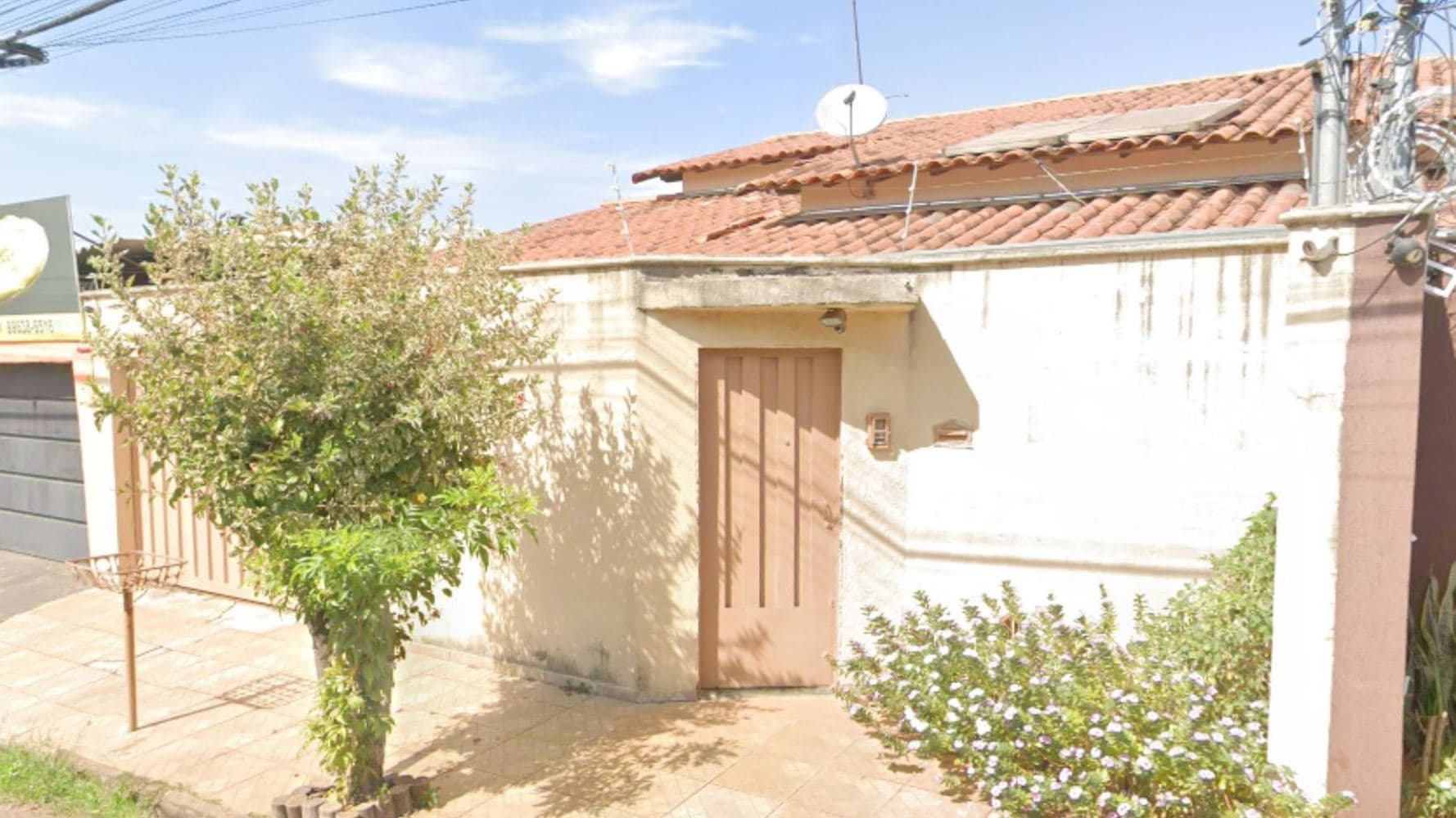 Foto 2 de 4: Casa em leilão em Uberlândia - MG, bairro Planalto — Casa no Bairro Planalto - Uberlândia/MG