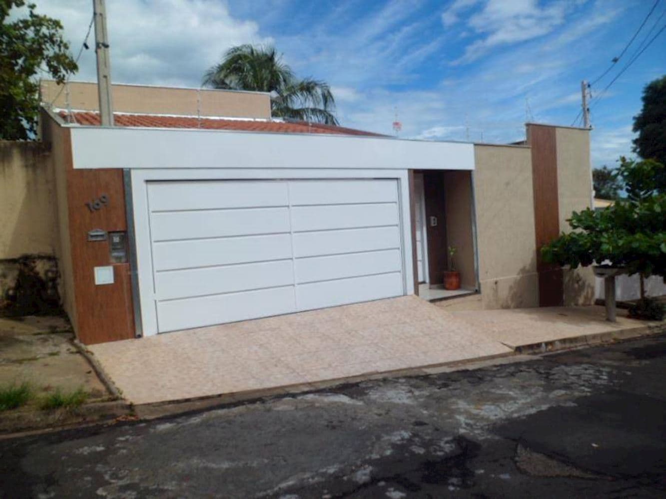 Foto 1 de 10: Casa em leilão em Marília - SP, bairro Jardim Estoril — Casa no Jardim Estoril em Marília/SP