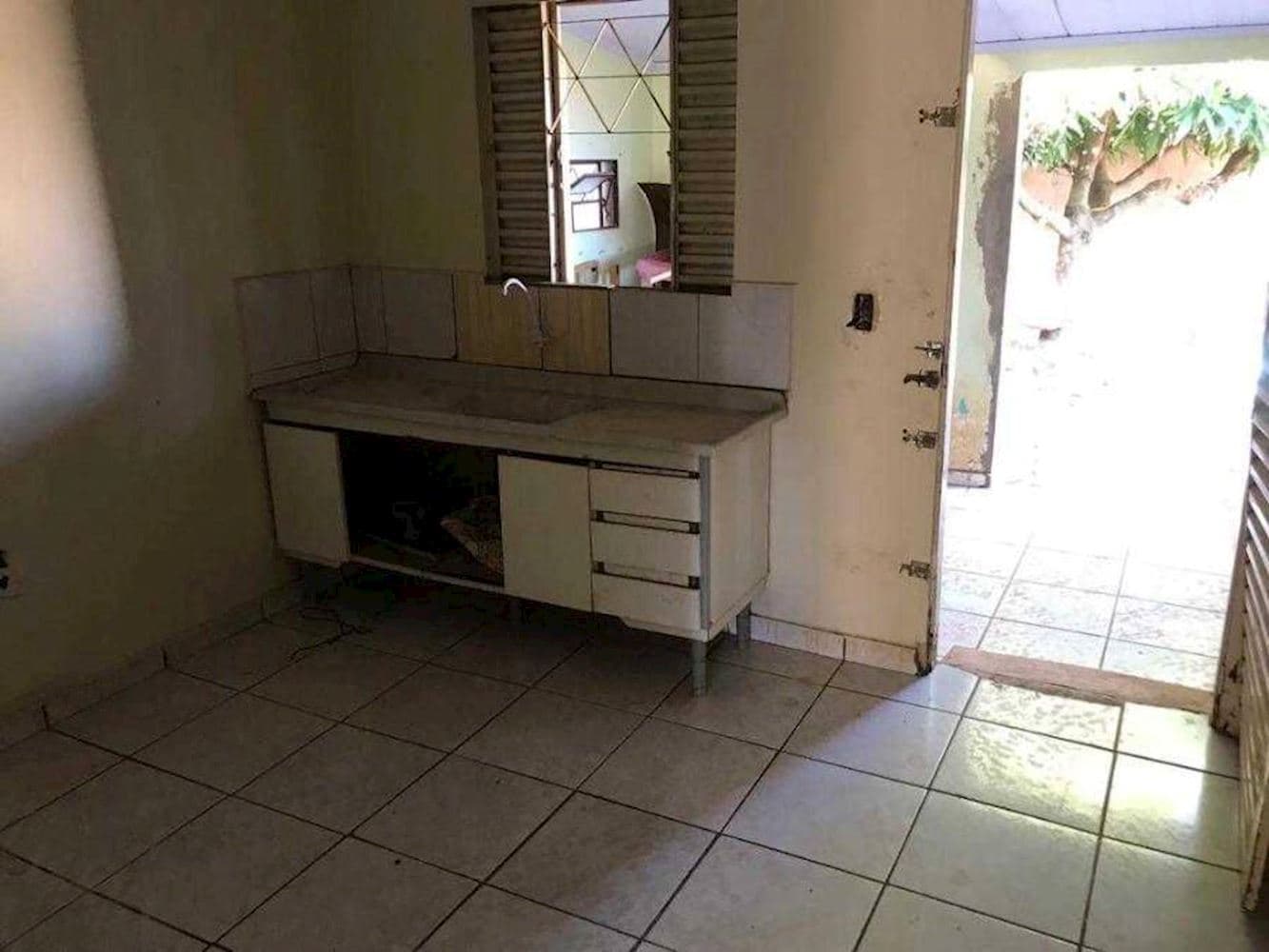 Foto 5 de 13: Casa em leilão em Luziânia - GO — Casa no Parque Estrela D'Alva Ix em Luziânia/GO