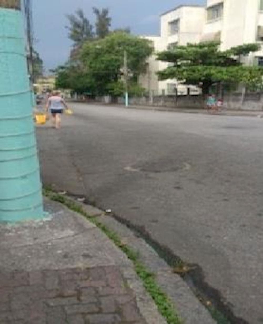 Foto 3 de 3: Apartamento em leilão em Rio De Janeiro - RJ, bairro Parada de Lucas — Apartamento no Bairro Parada de Lucas - Rio de Janeiro/RJ