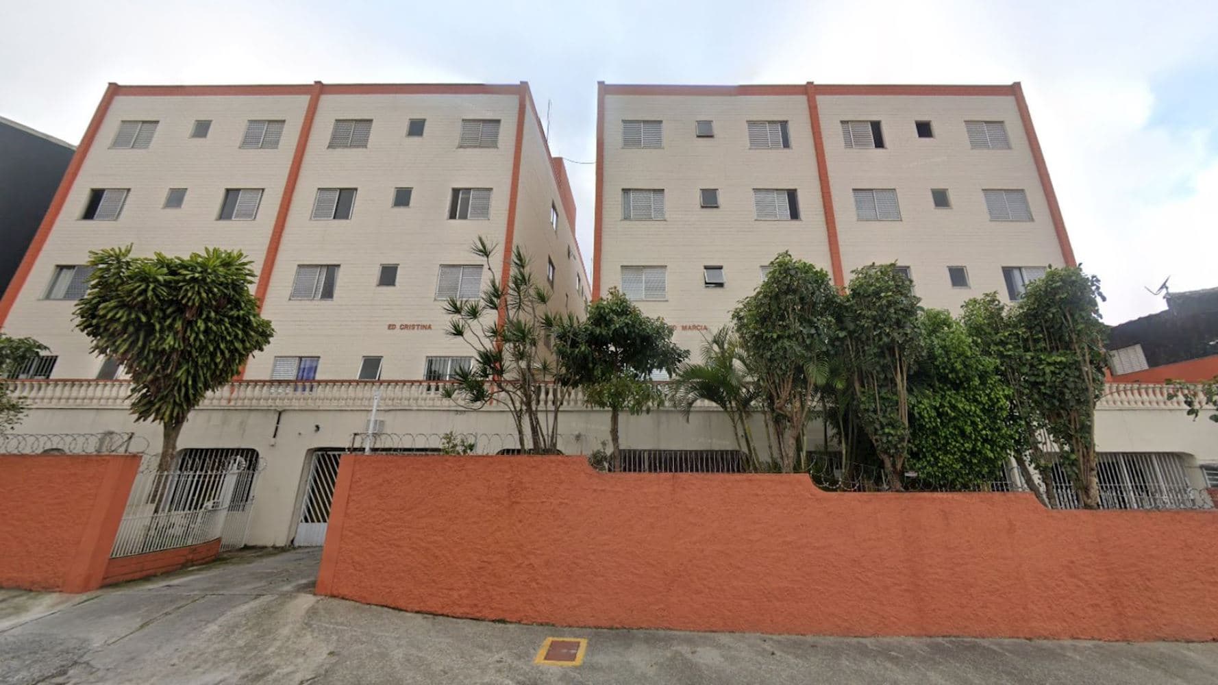 Foto 2 de 6: Apartamento em leilão em São Bernardo Do Campo - SP, bairro Vila Santa Luzia — Apartamento no "Condomínio Edifício Cristina II e Márcia II" - Vila Santa Luzia - São Bernardo do Campo/SP