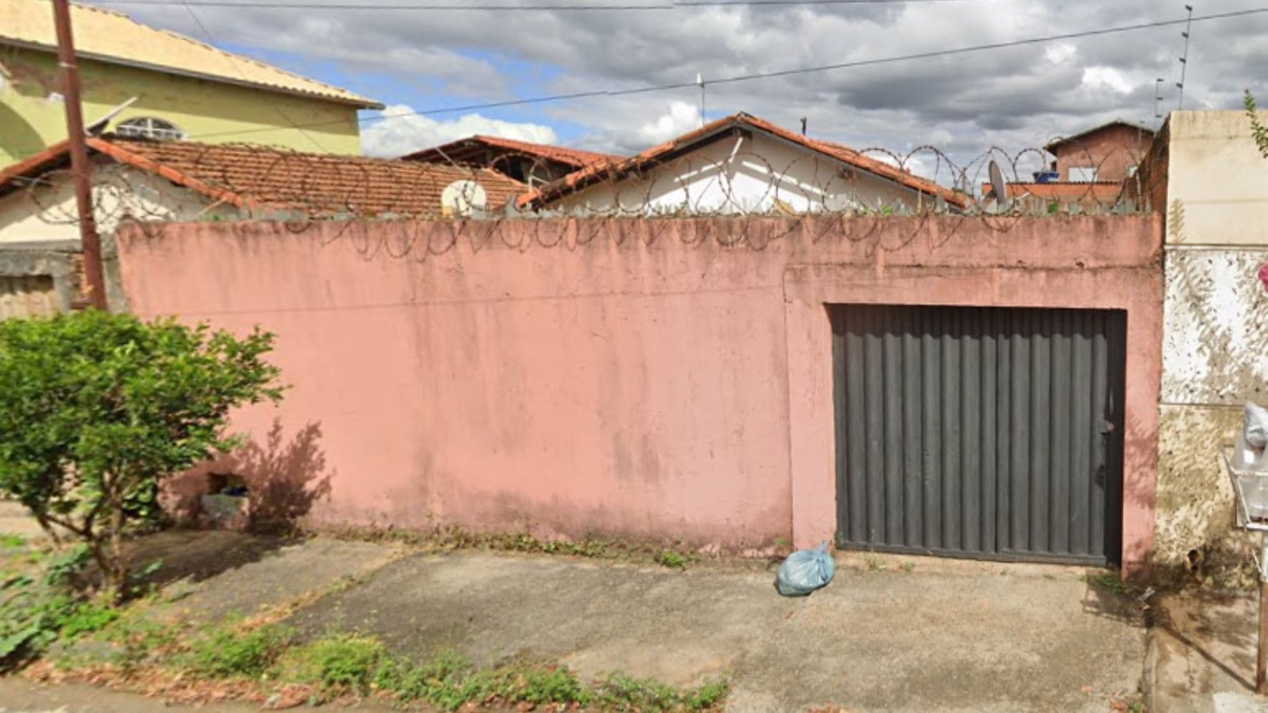 Foto 2 de 6: Casa em leilão em Montes Claros - MG, bairro José Carlos — Casa em José Carlos - Montes Claros/MG