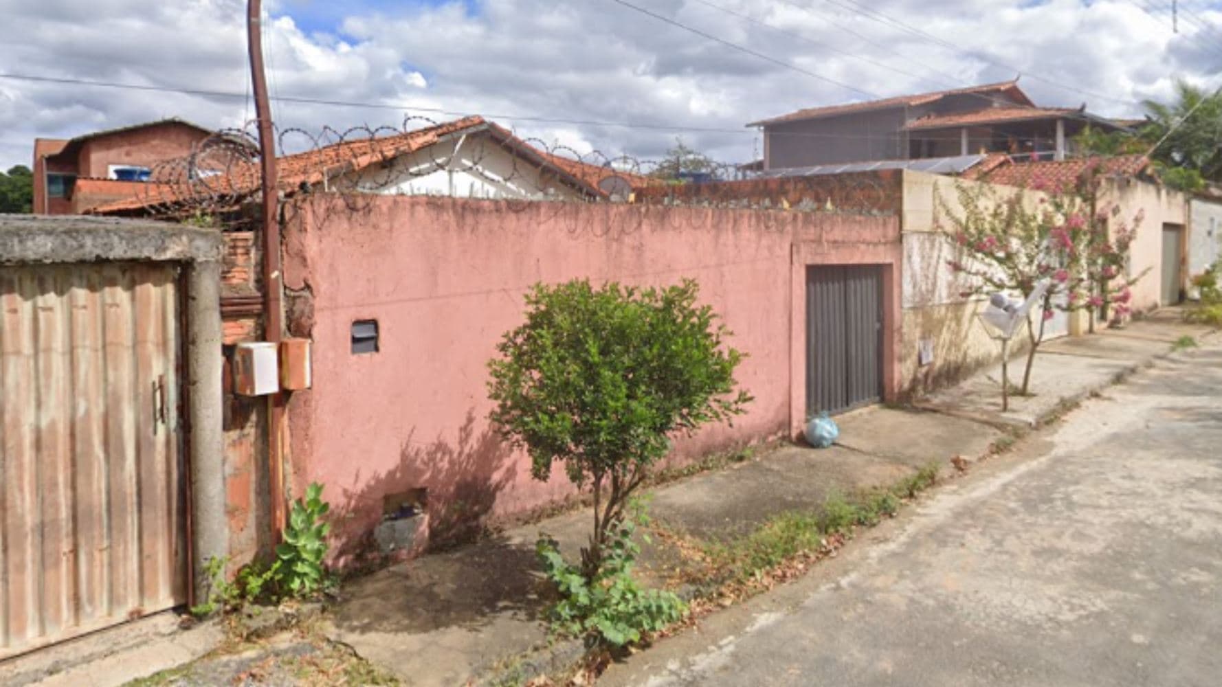 Foto 4 de 6: Casa em leilão em Montes Claros - MG, bairro José Carlos — Casa em José Carlos - Montes Claros/MG