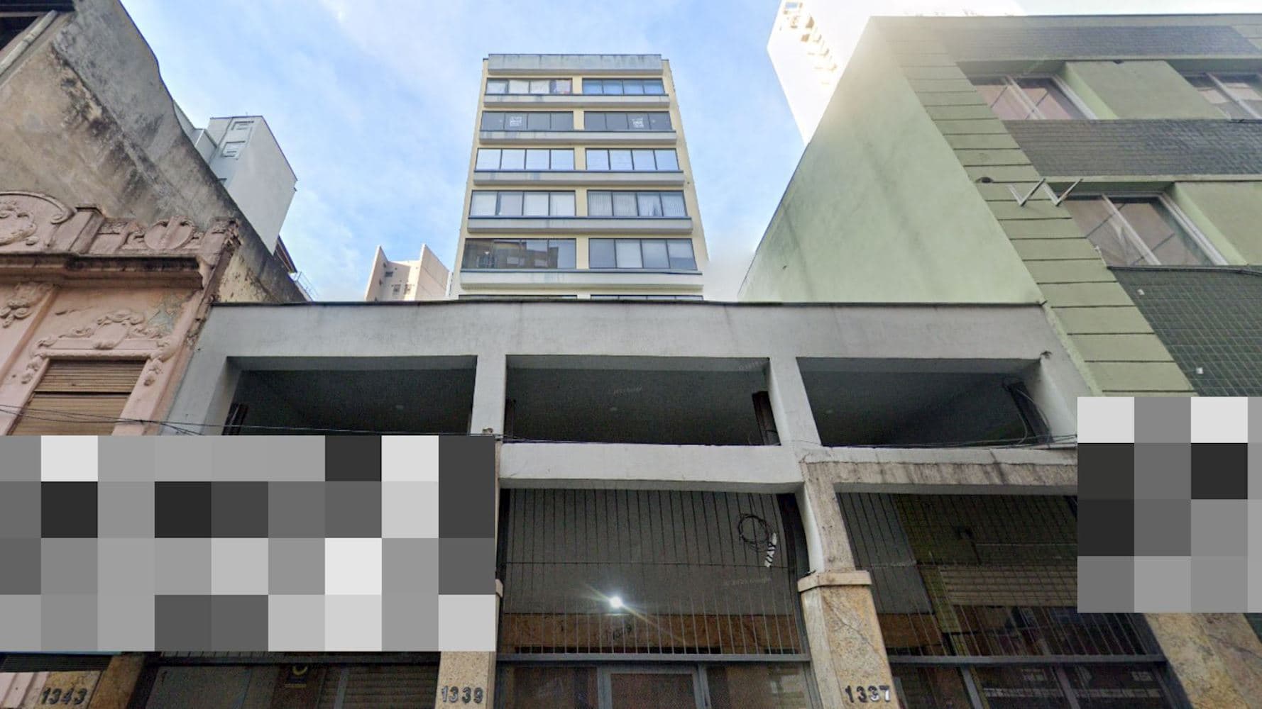 Foto 1 de 5: Comercial em leilão em Porto Alegre - RS, bairro Centro Histórico — Sala Comercial no "Edifício Oxford Center" - Centro Histórico - Porto Alegre/RS