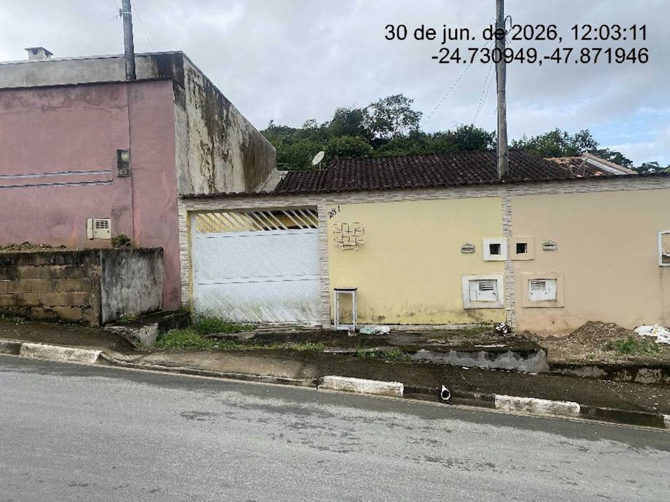 Foto 1 de 4: Casa em leilão em Pariquera-açu - SP, bairro Vale do Sossego — Casa, Padrão, 0 vaga(s) de garagem